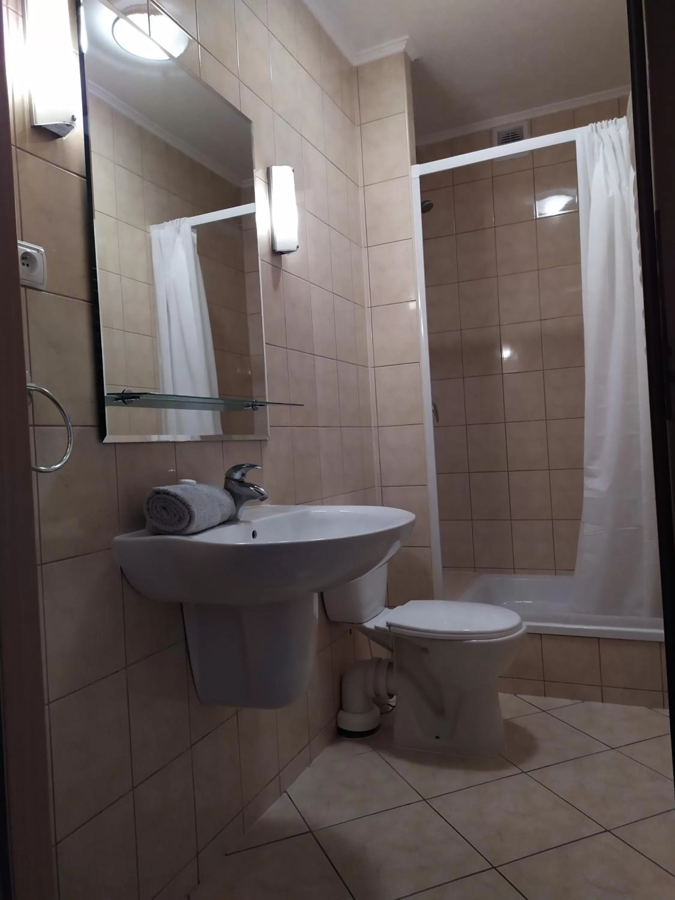 Shower, Bathroom in Dom Turysty