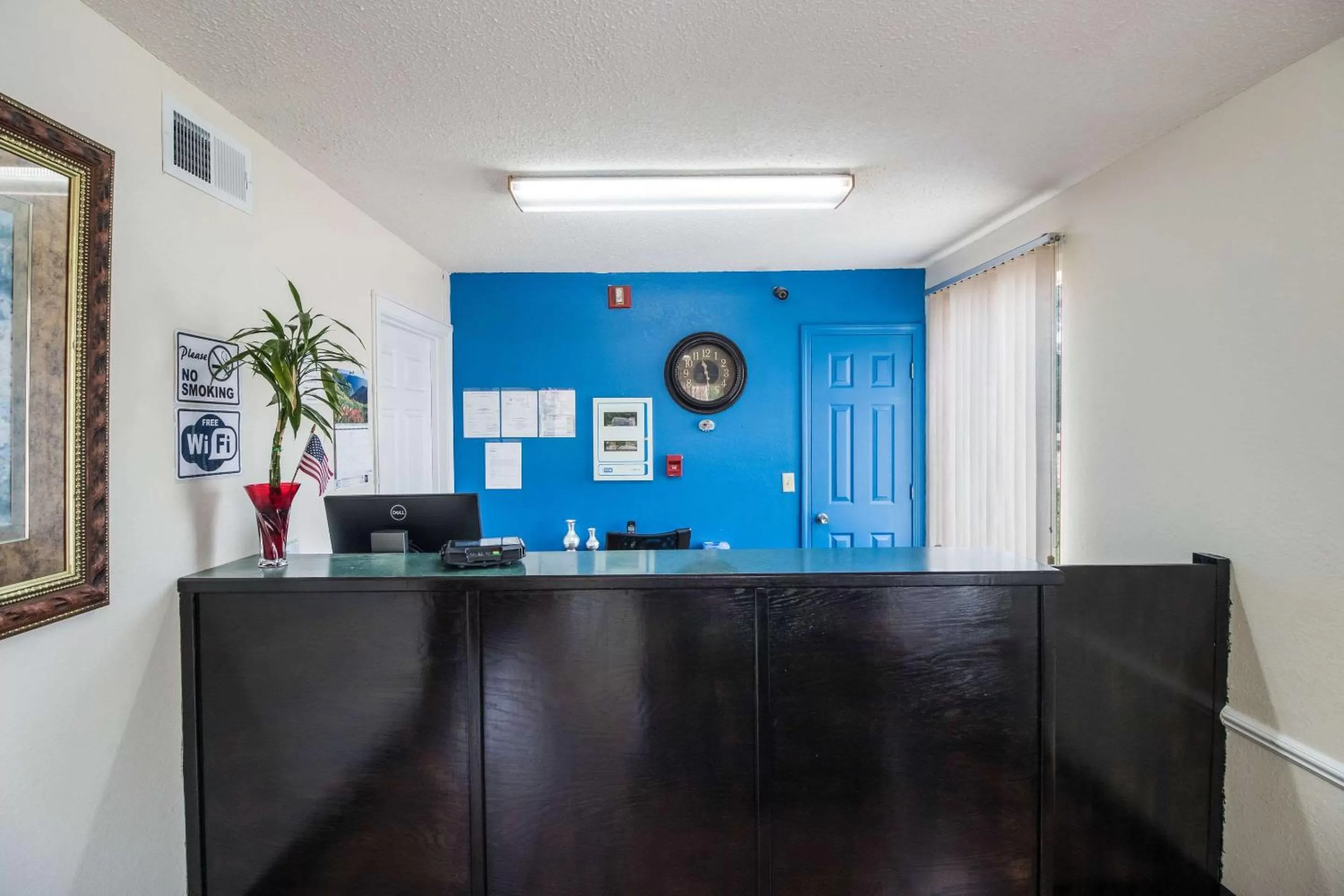 Lobby or reception in Rodeway Inn Bolivar