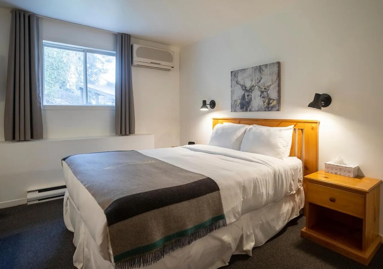 Bed in Hotel Mont-Tremblant