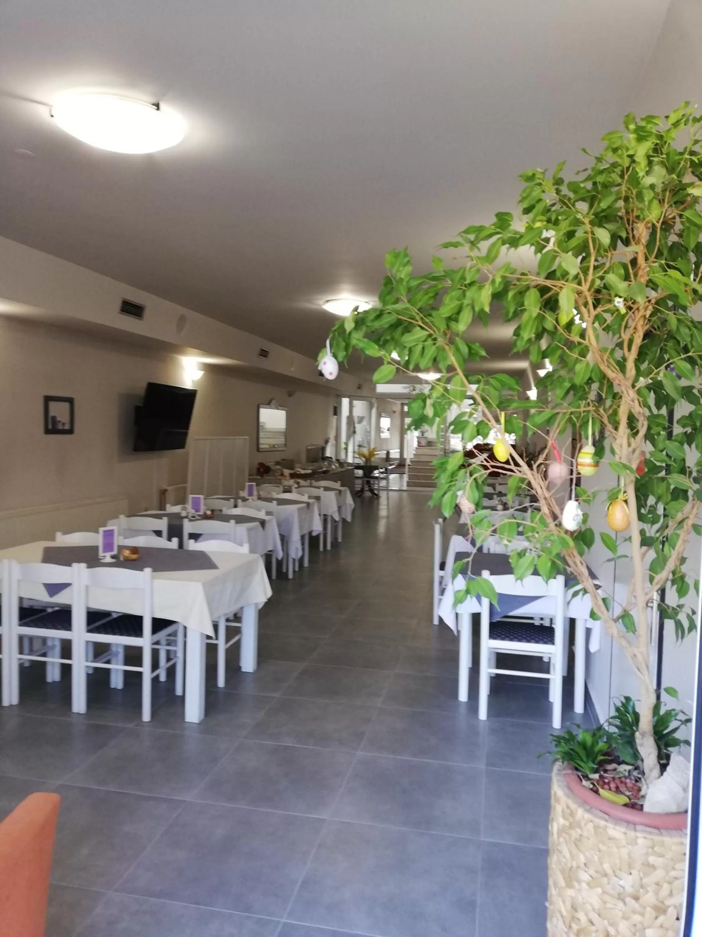 Restaurant/places to eat in Hotel Fala Zagreb