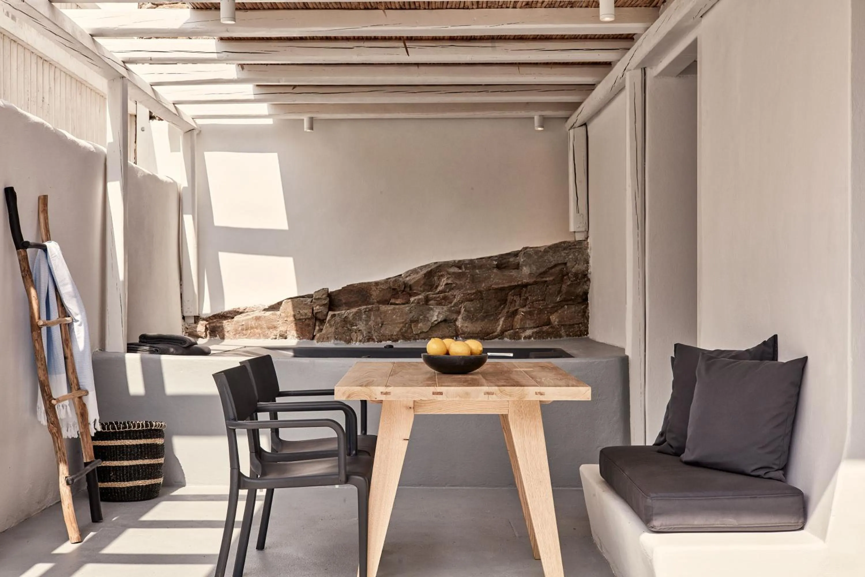 Hot Tub in Boho Private Luxury Suites