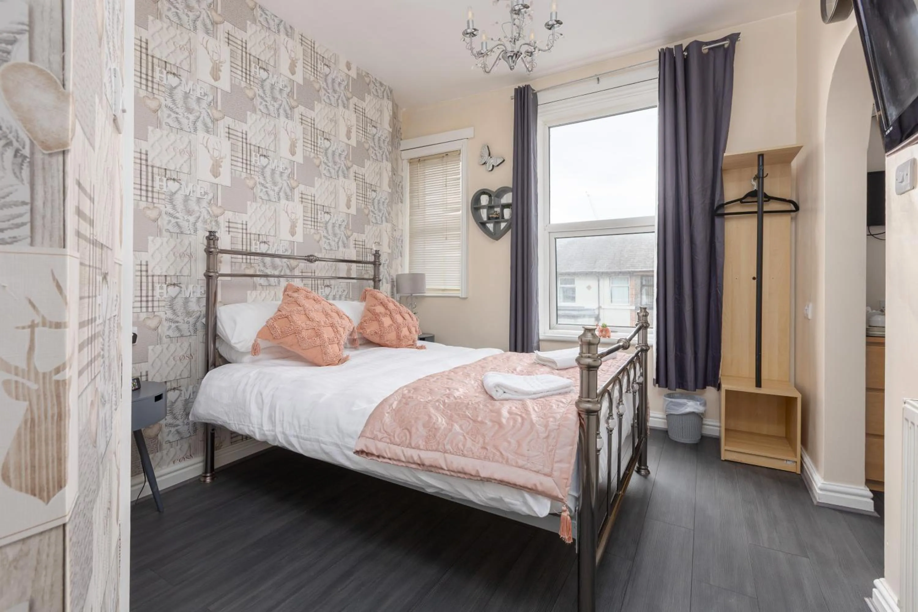 Bed in Habberly House Hotel