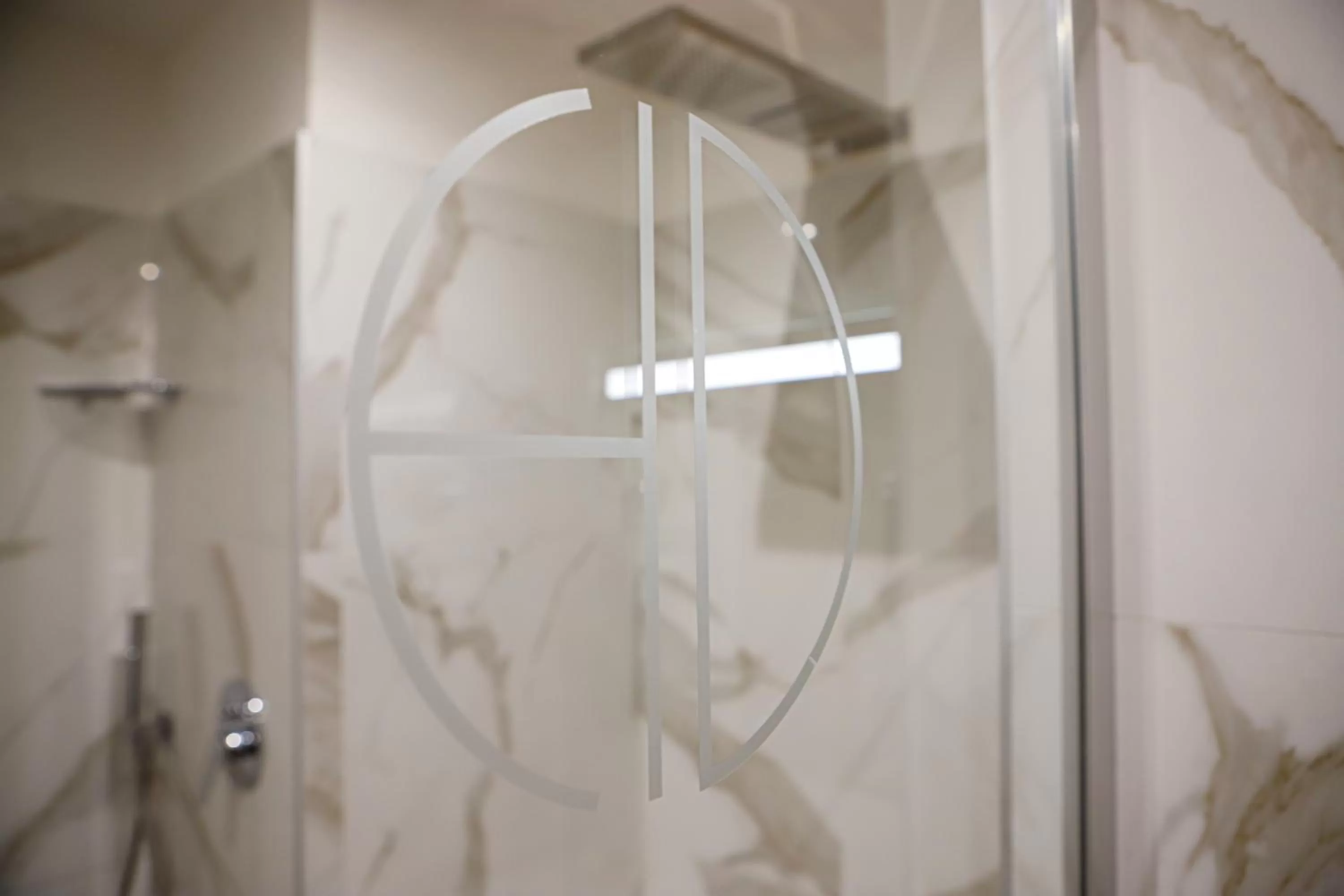 Shower in Hotel Diplomatic