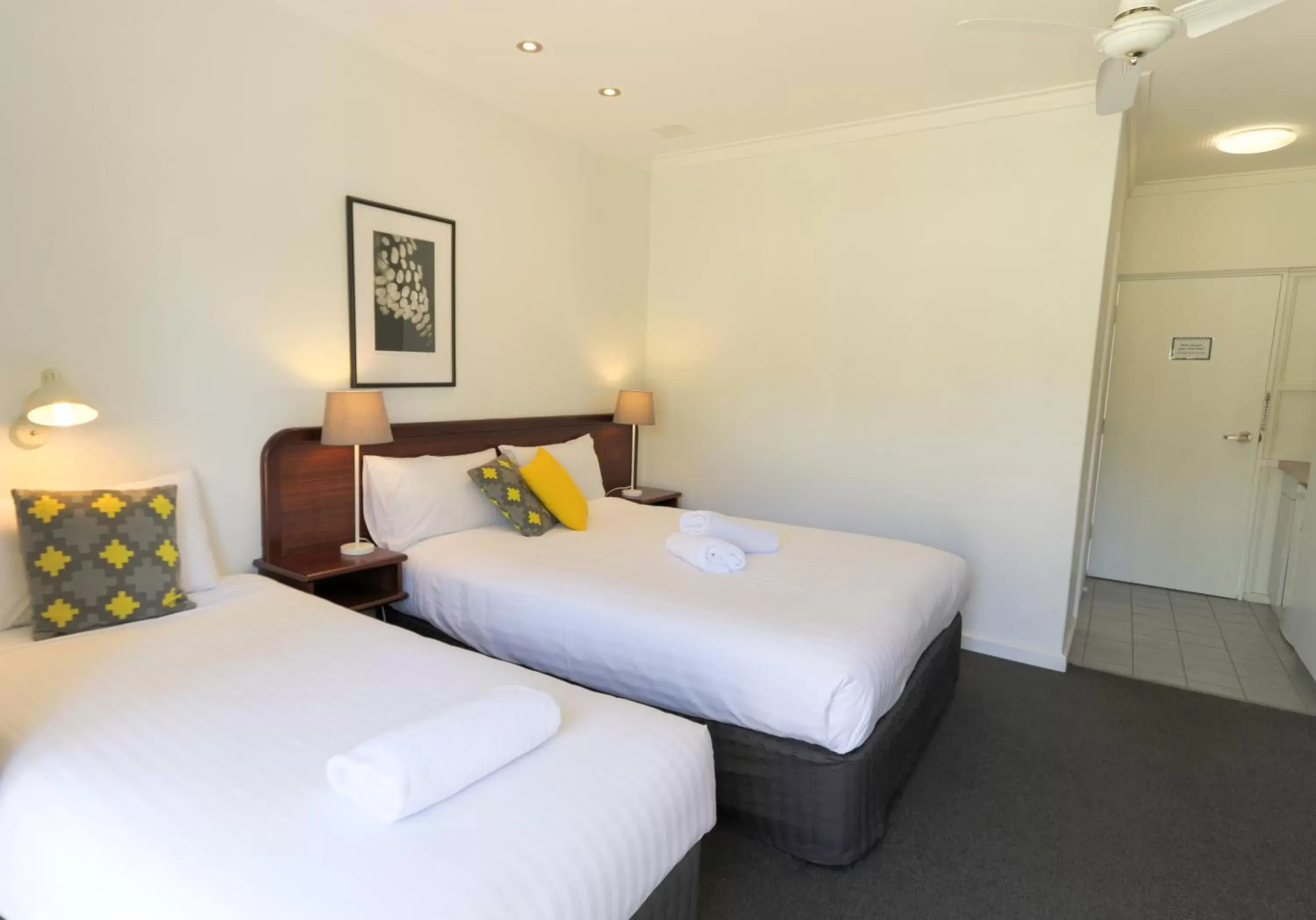 Two-Bedroom Suite(Room 11 & 12 or 15 & 16) in Manjimup Kingsley Motel Two-Bedroom Suite(Room 11 & 12 or 15 & 16) in Manjimup Kingsley Motel