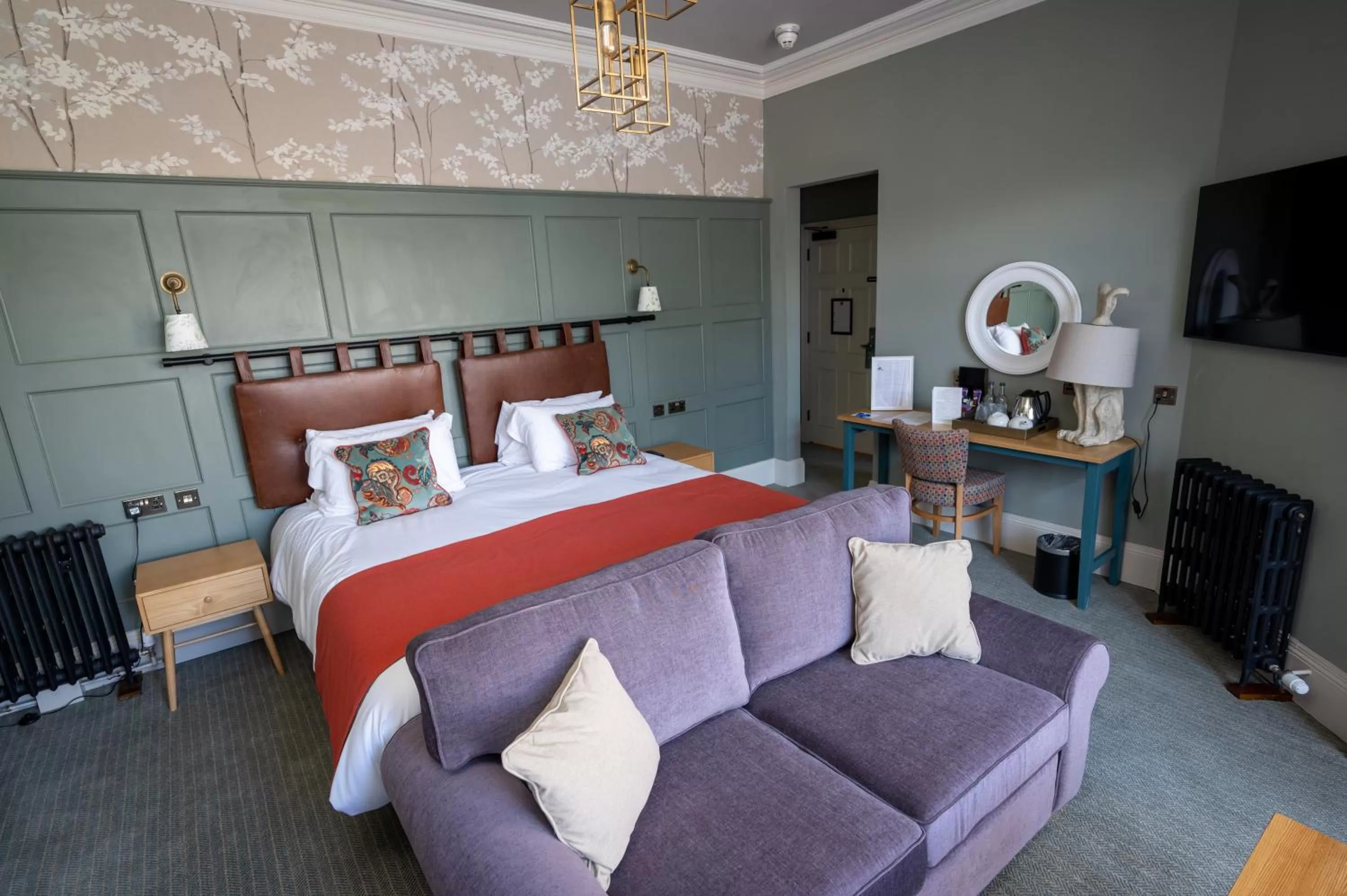 Bedroom, Bed in Victoria Hotel by Chef & Brewer Collection