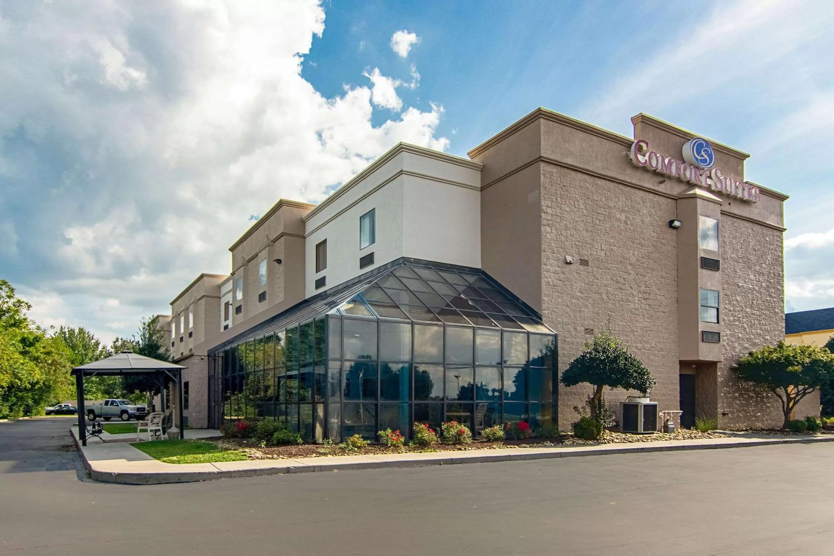 Property building in Comfort Suites Knoxville Airport