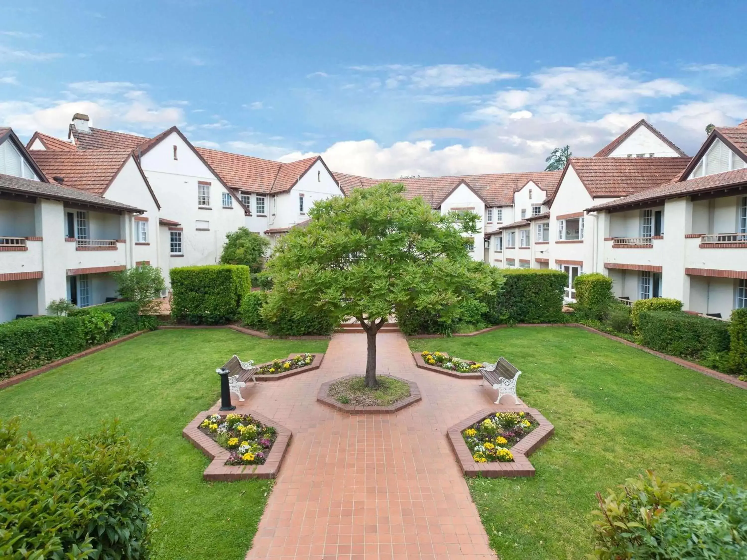 Mercure Canberra Mercure Canberra