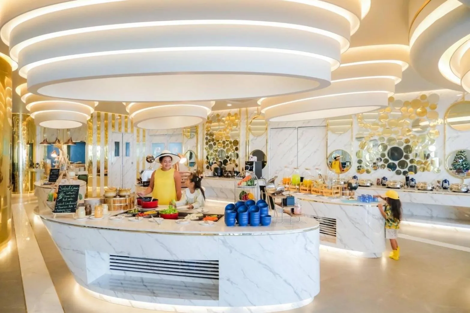 Restaurant/places to eat in Wyndham La Vita Rawai Phuket