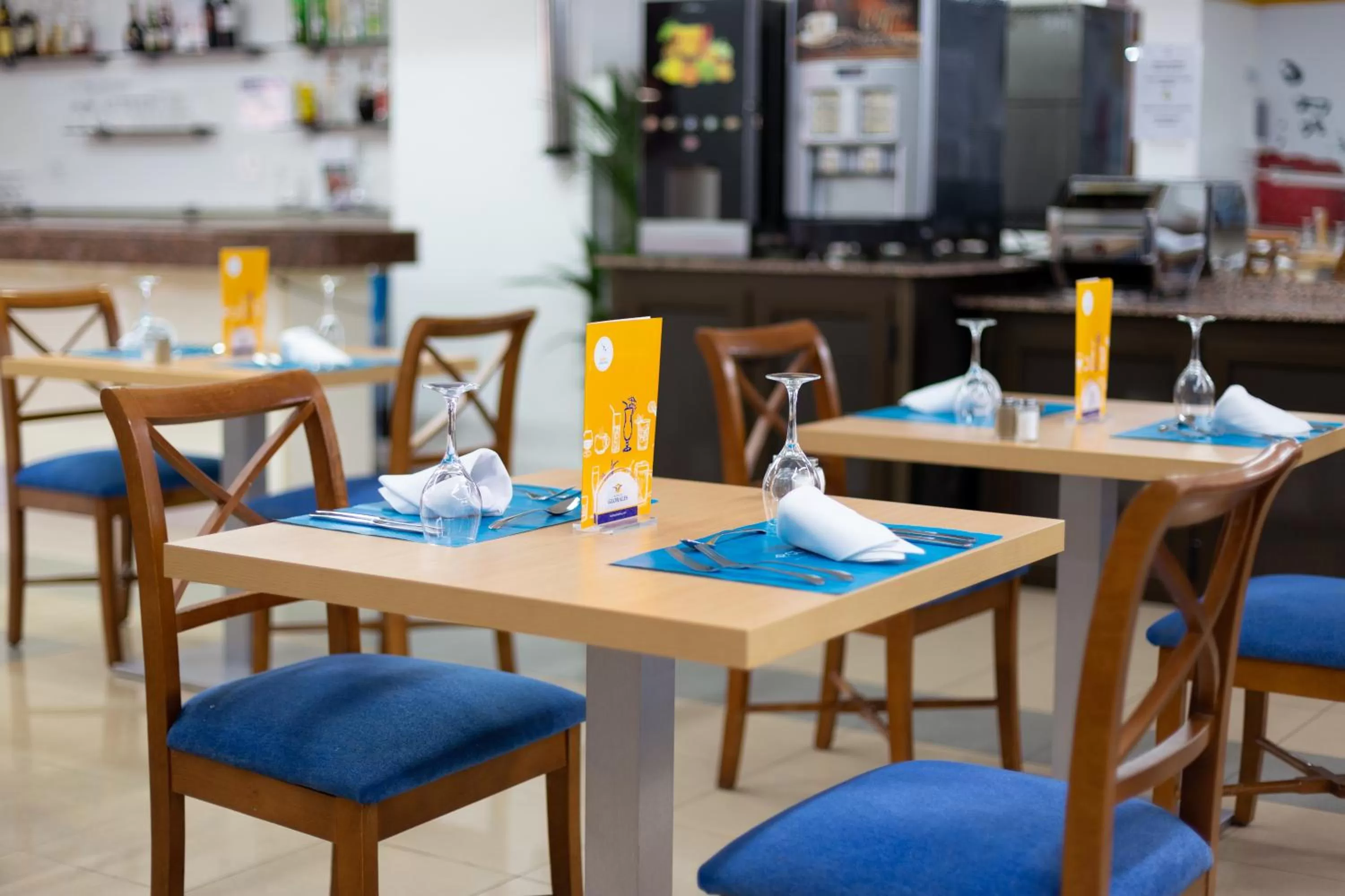 Restaurant/places to eat in Globales Acuario