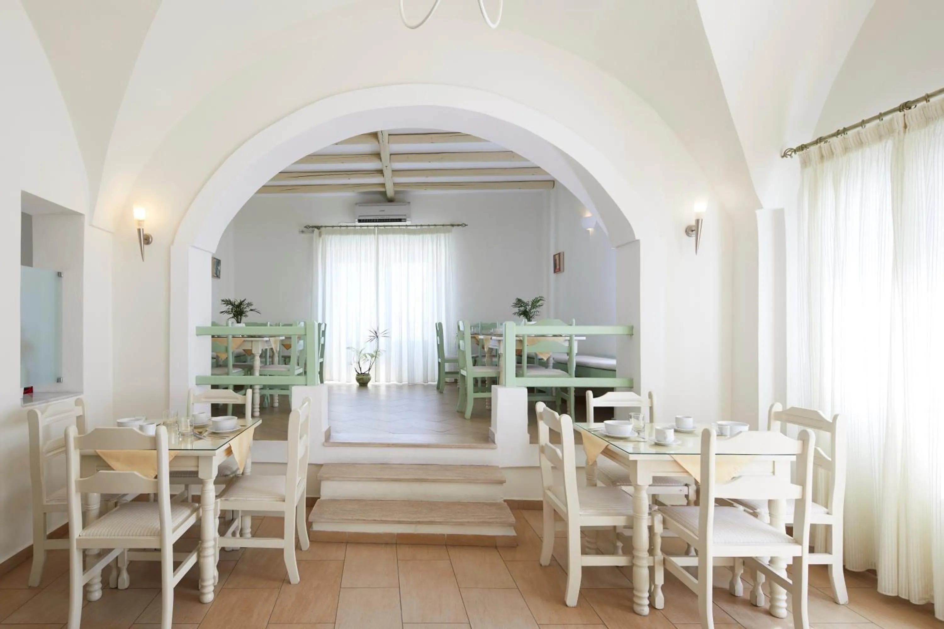 Time of day in Nissos Thira