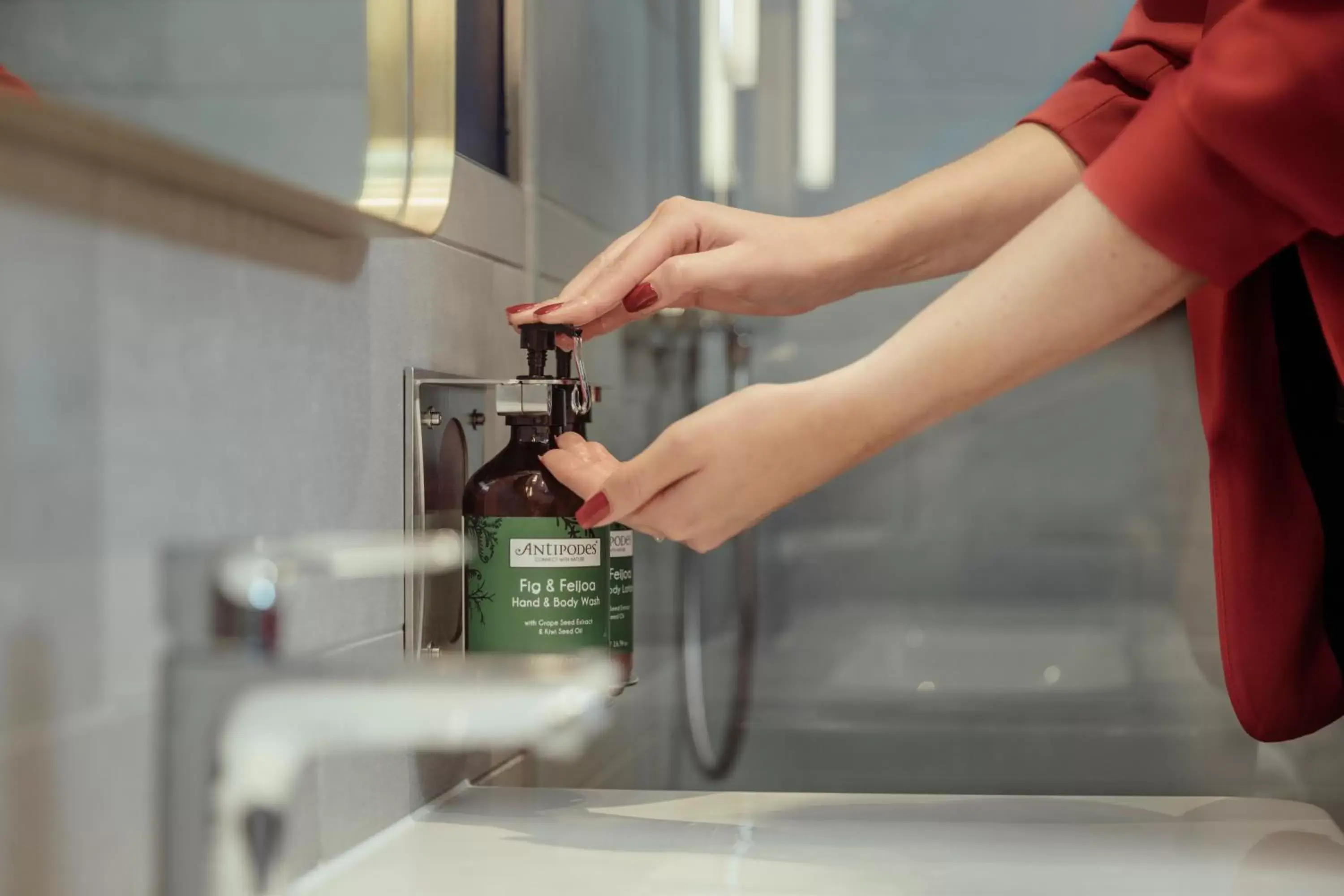 1 King 1 Bedroom Suite Harbor View in voco Auckland City Centre, an IHG Hotel 1 King 1 Bedroom Suite Harbor View in voco Auckland City Centre, an IHG Hotel