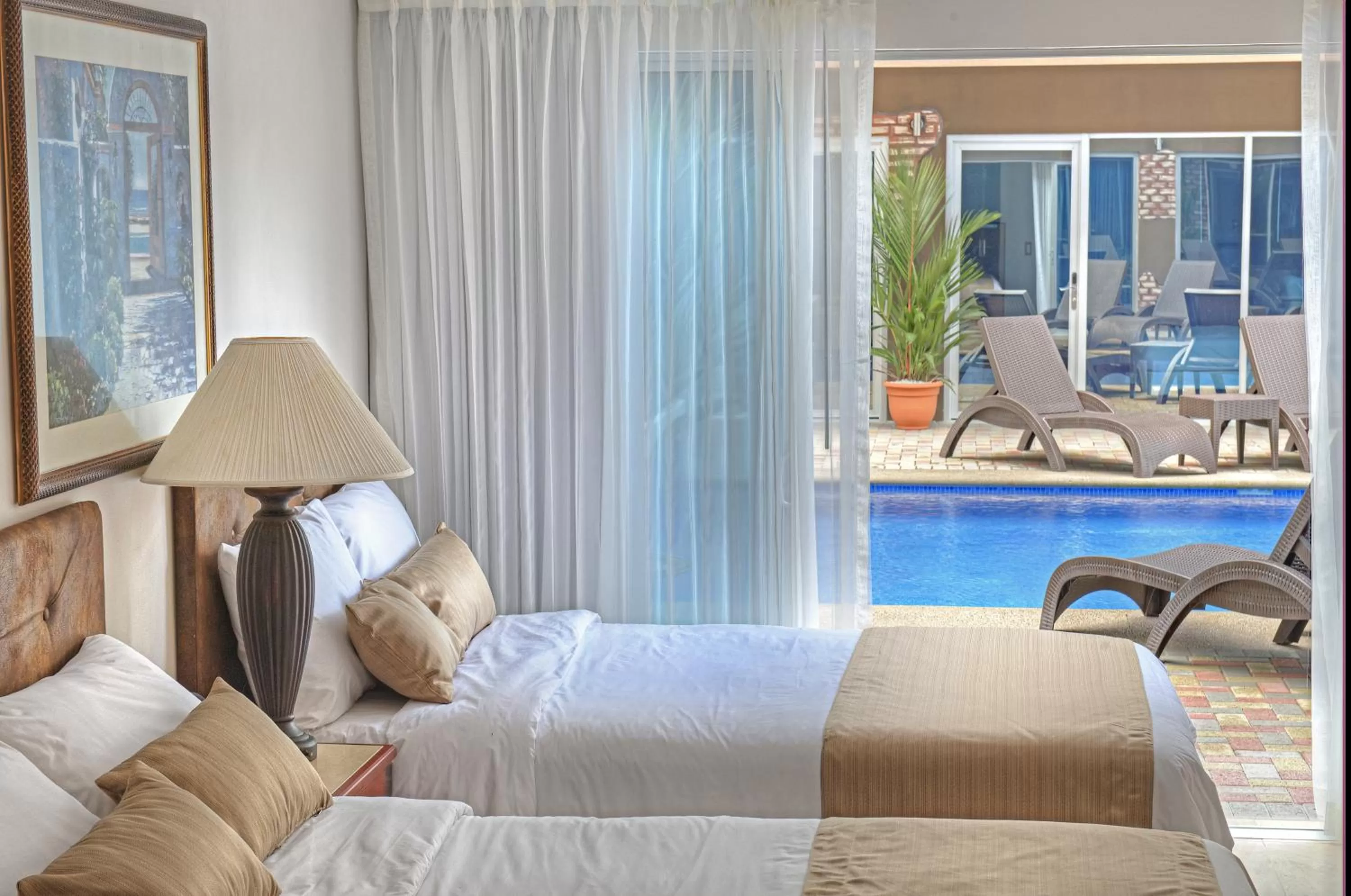 Bed in Beachfront Hotel Tramonto