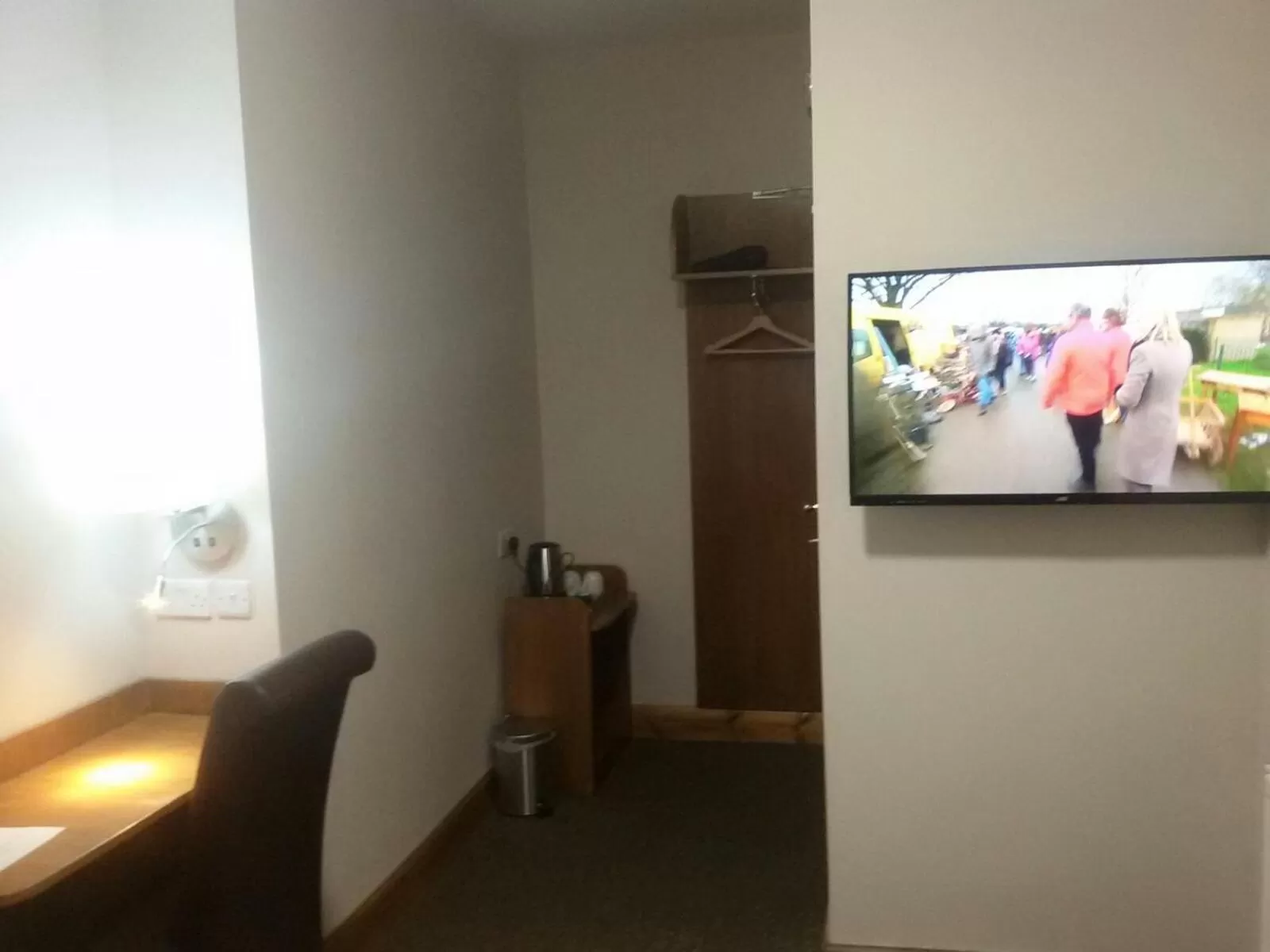 Coffee/tea facilities in Crosshill House