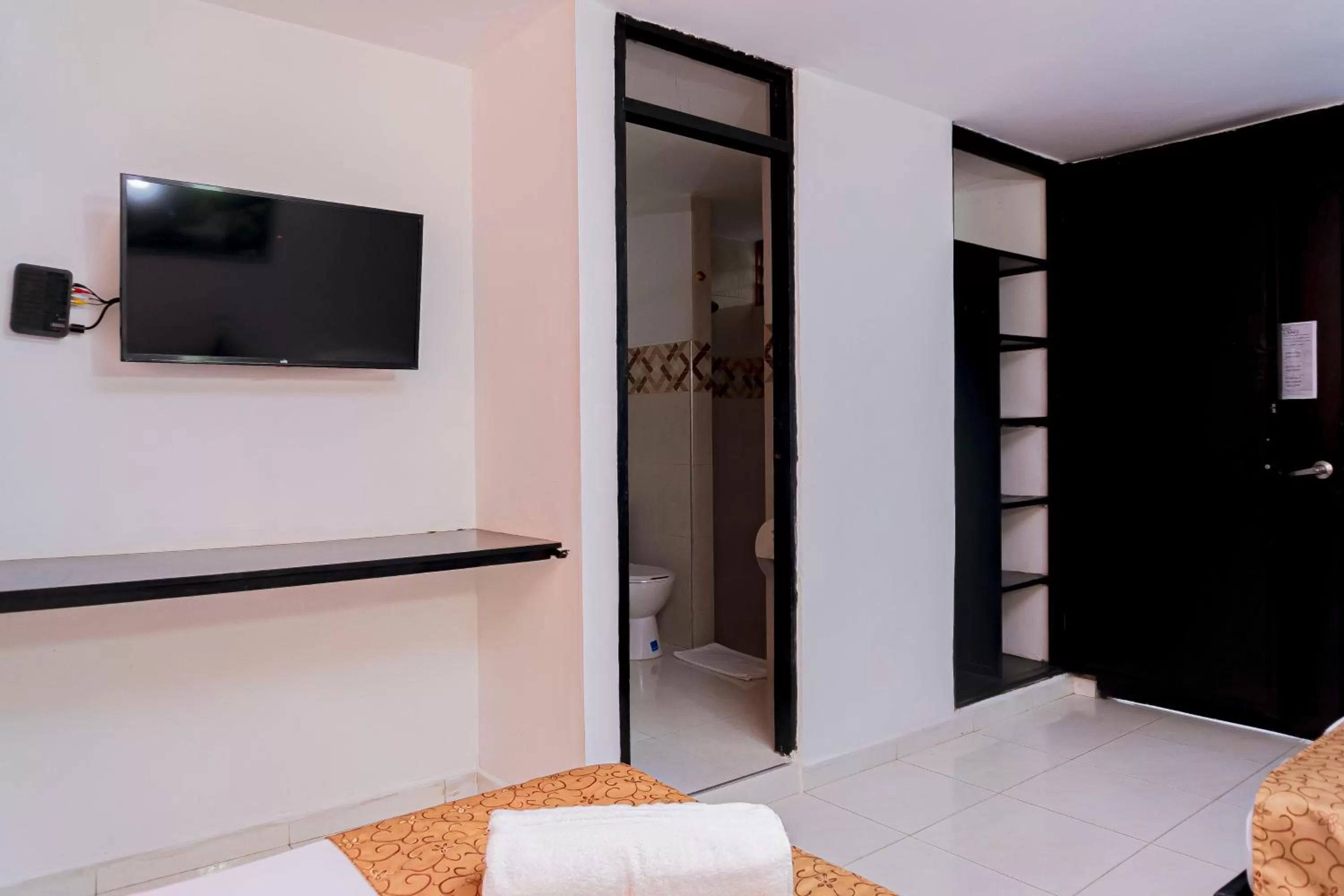 TV/Entertainment Center in HOTEL SOL INN SANTA Marta