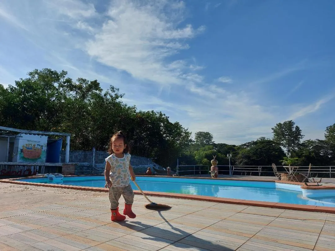 Scenic Riverside Resort