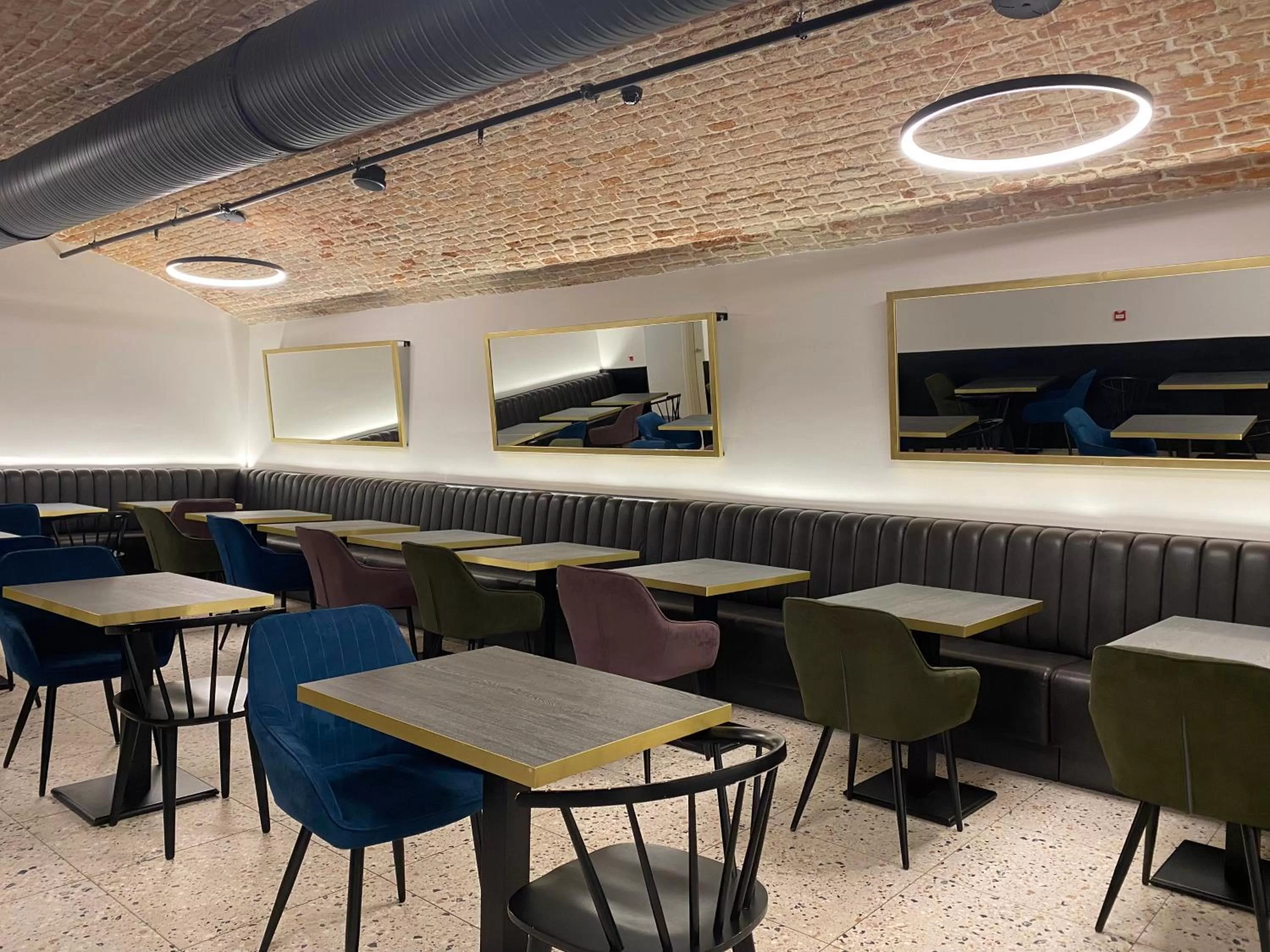 Breakfast in The Gold Bank