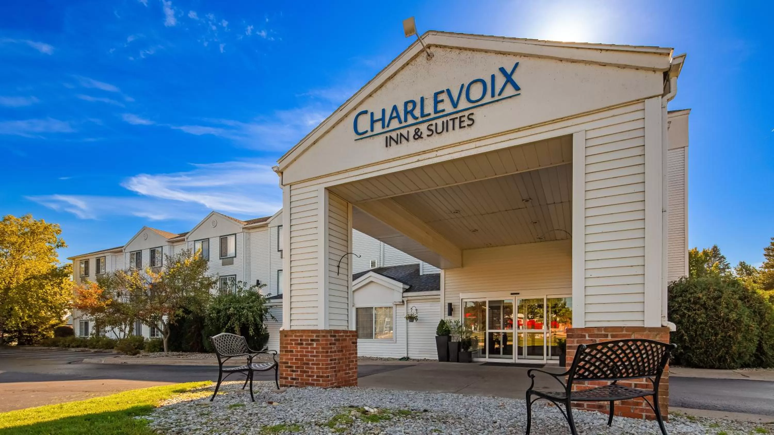Property building in Charlevoix Inn & Suites SureStay Collection by Best Western