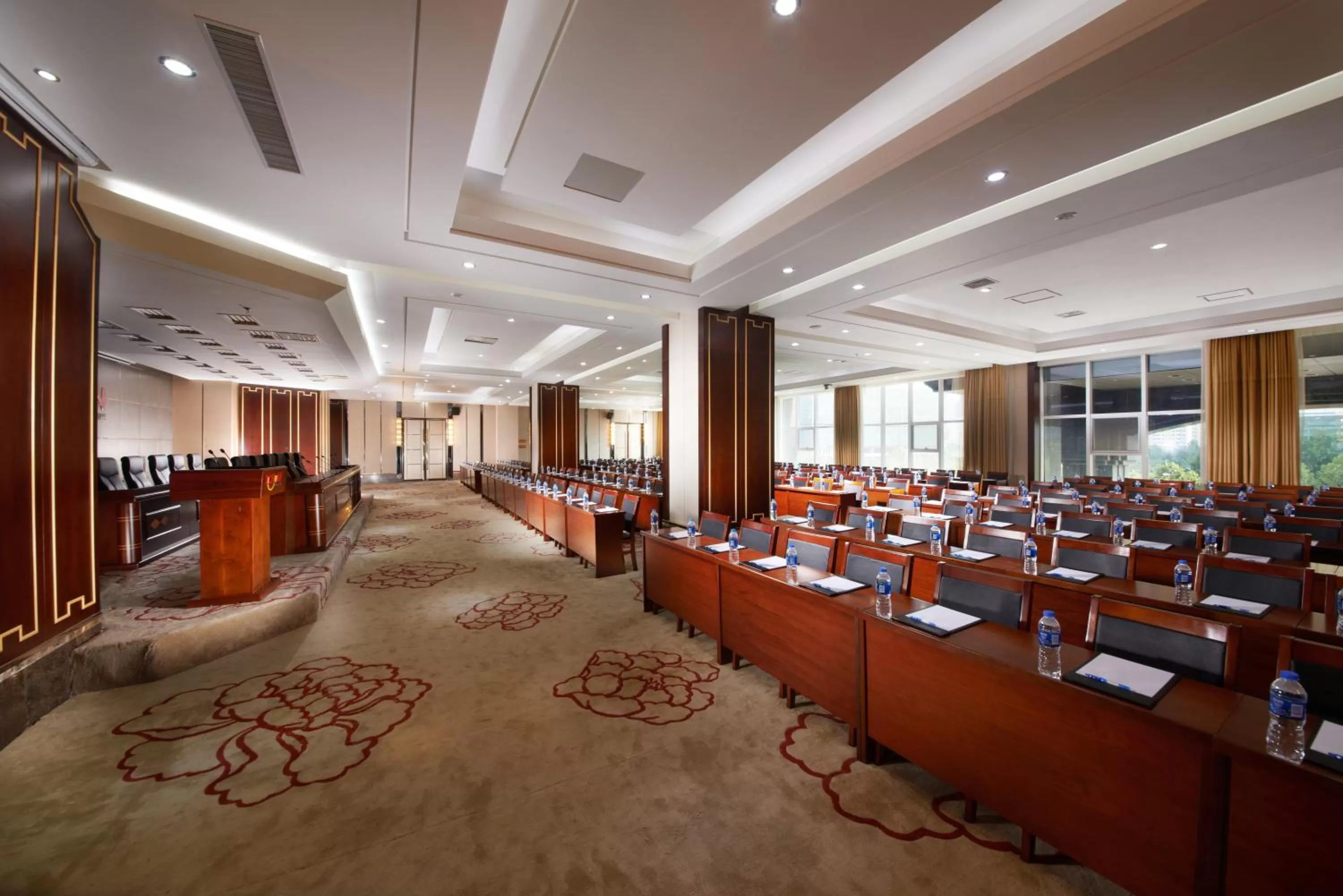 Meeting/conference room in Holiday Inn Express Luoyang City Center by IHG