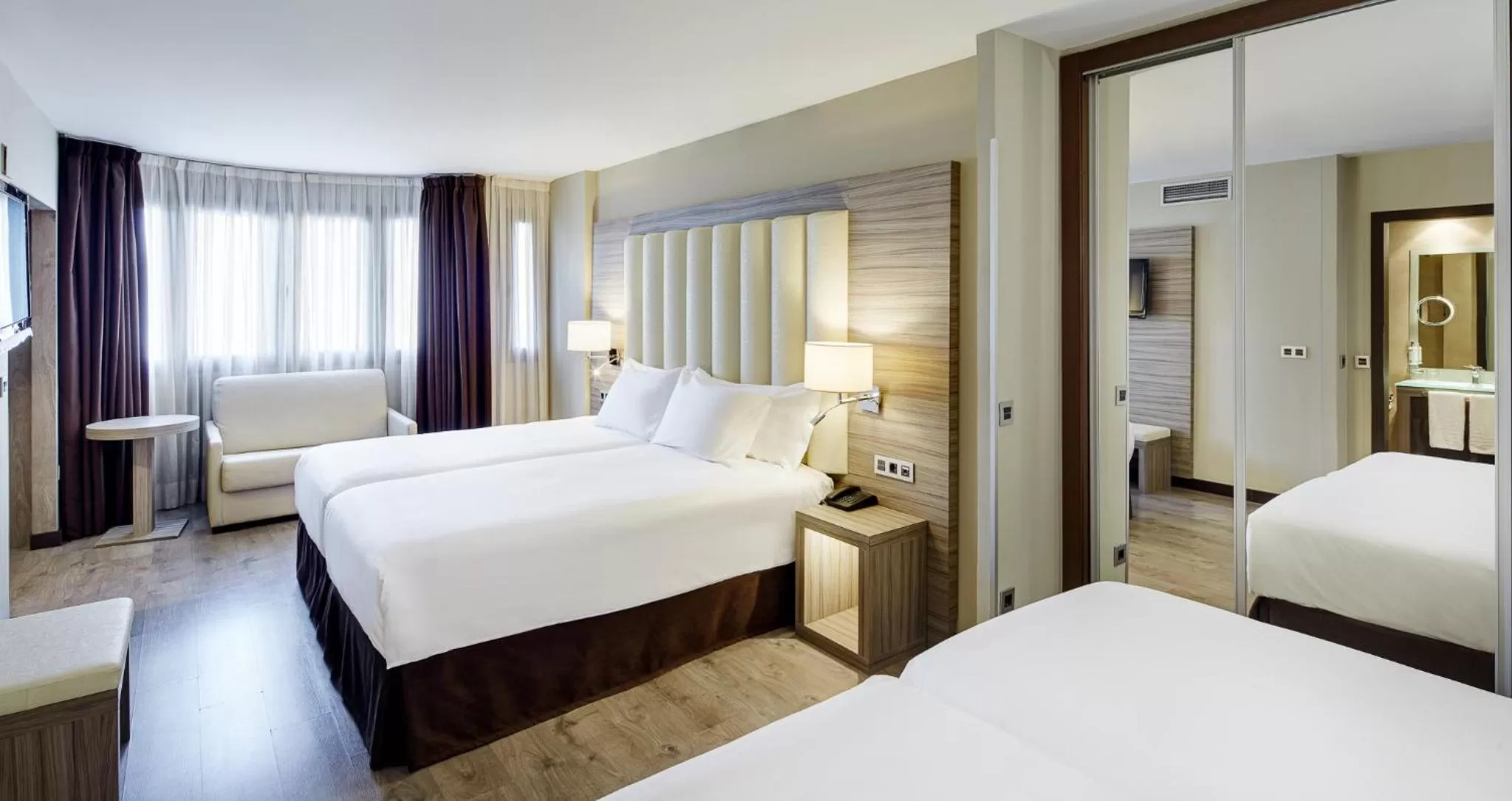 Bed in Gran Hotel Luna de Granada