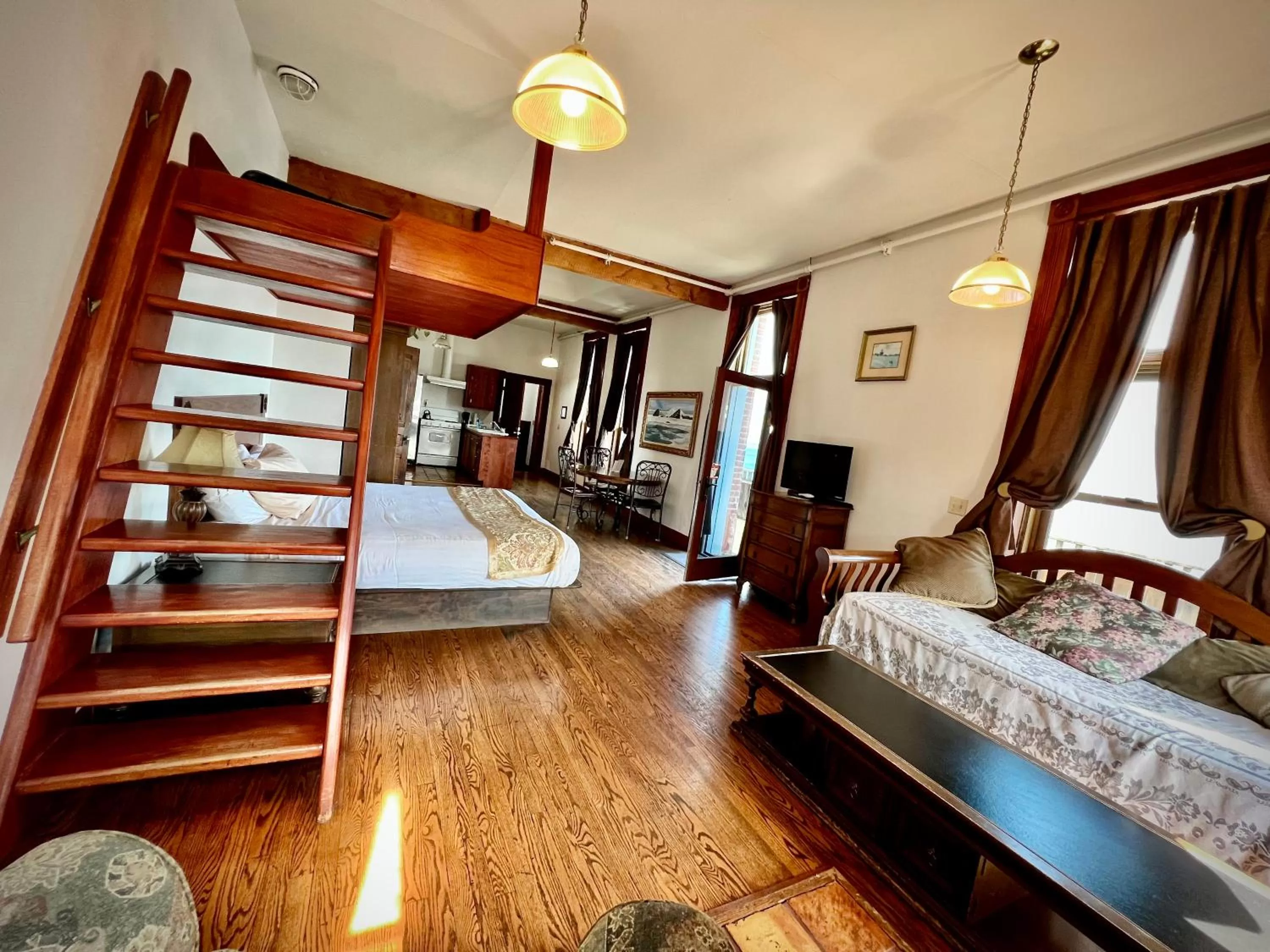 Bed in The Monarch Hotel