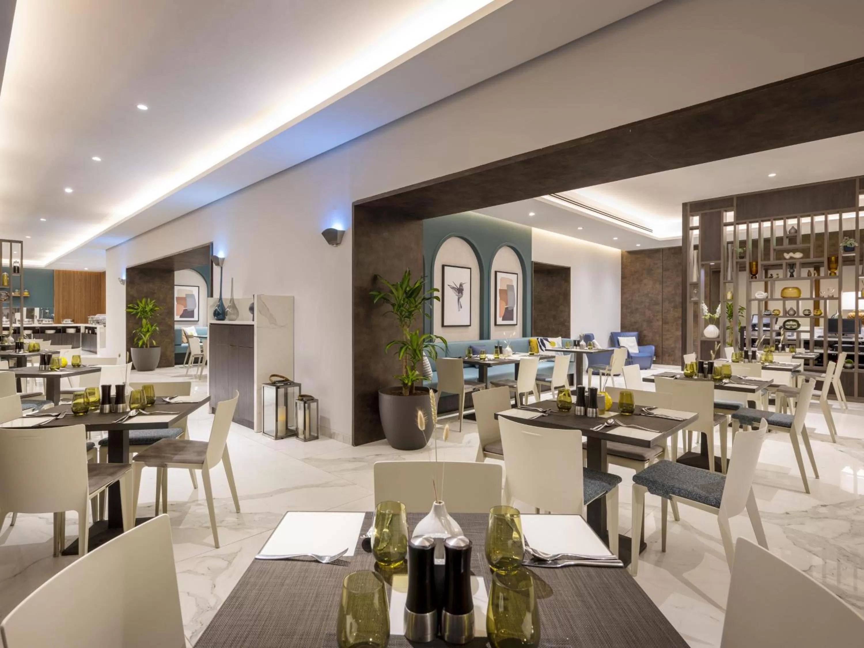 Restaurant/places to eat in voco Doha West Bay Suites by IHG