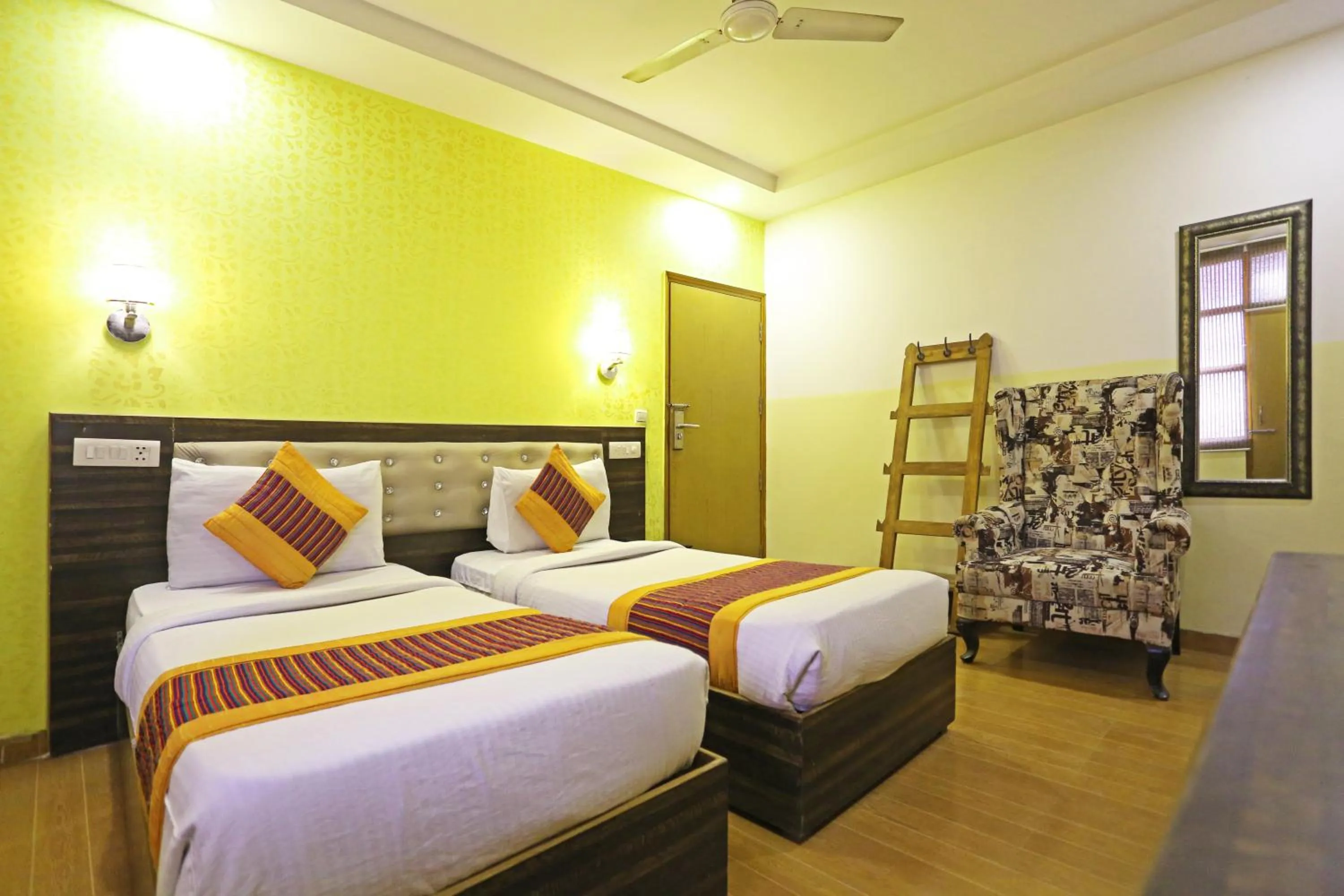 Bed in Hotel Aeroporto Nearest Landmark Aerocity delhi