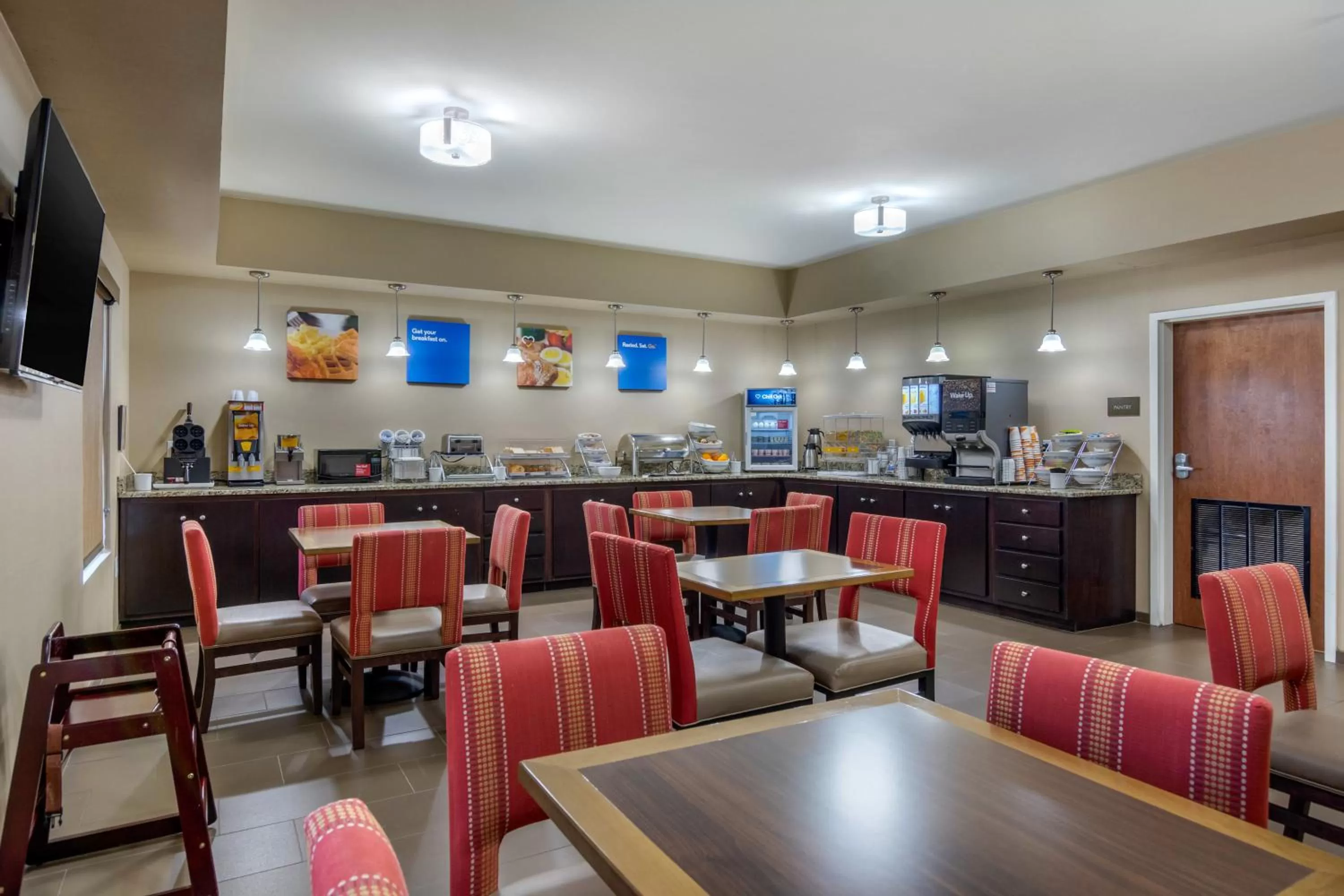 American breakfast in Comfort Inn South Chesterfield - Colonial Heights