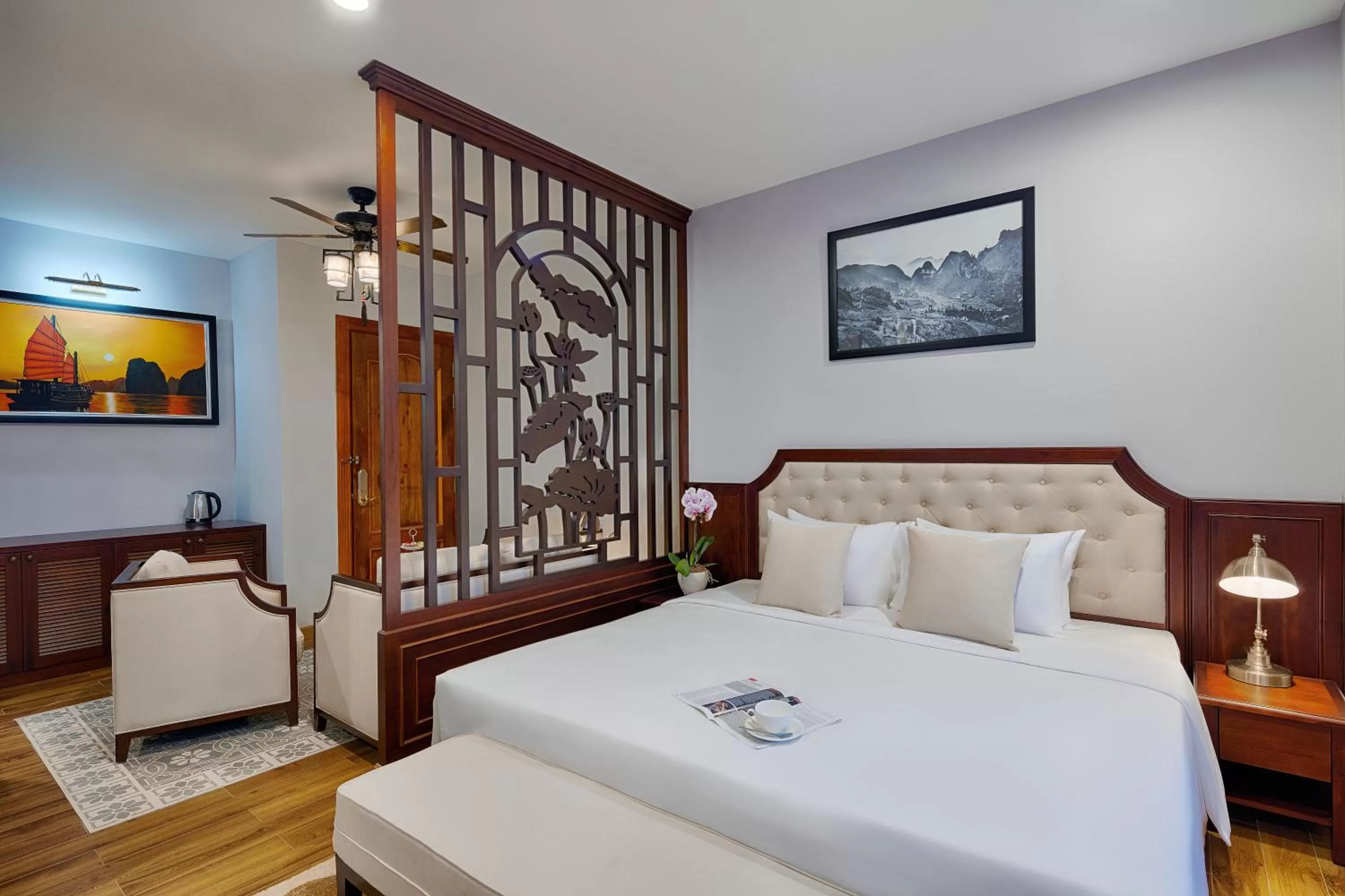 Bed in Happy Life Grand Hotel & Rooftop Skybar