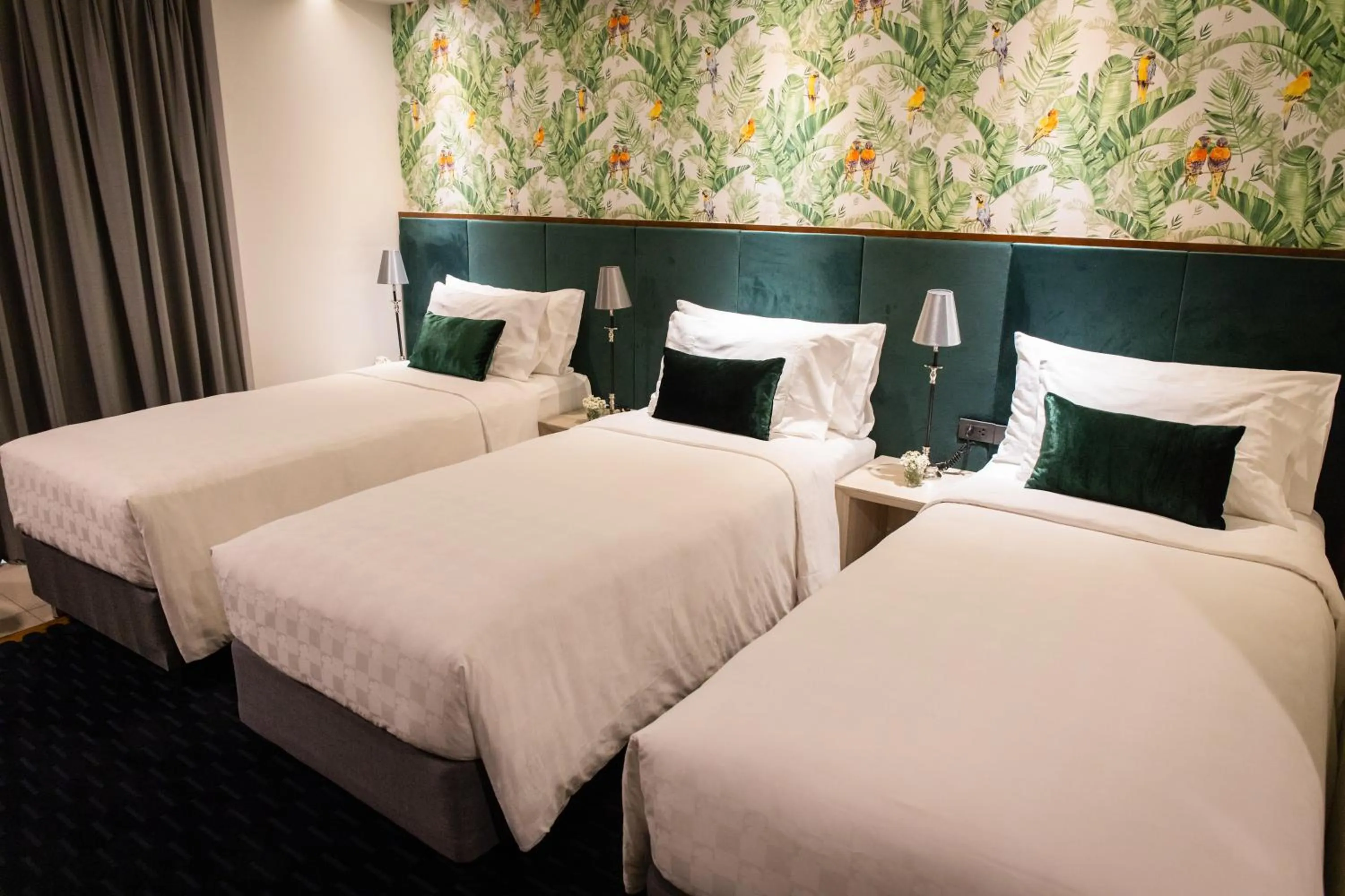 Property building, Bed in Hotel Clover Asoke - SHA Extra Plus