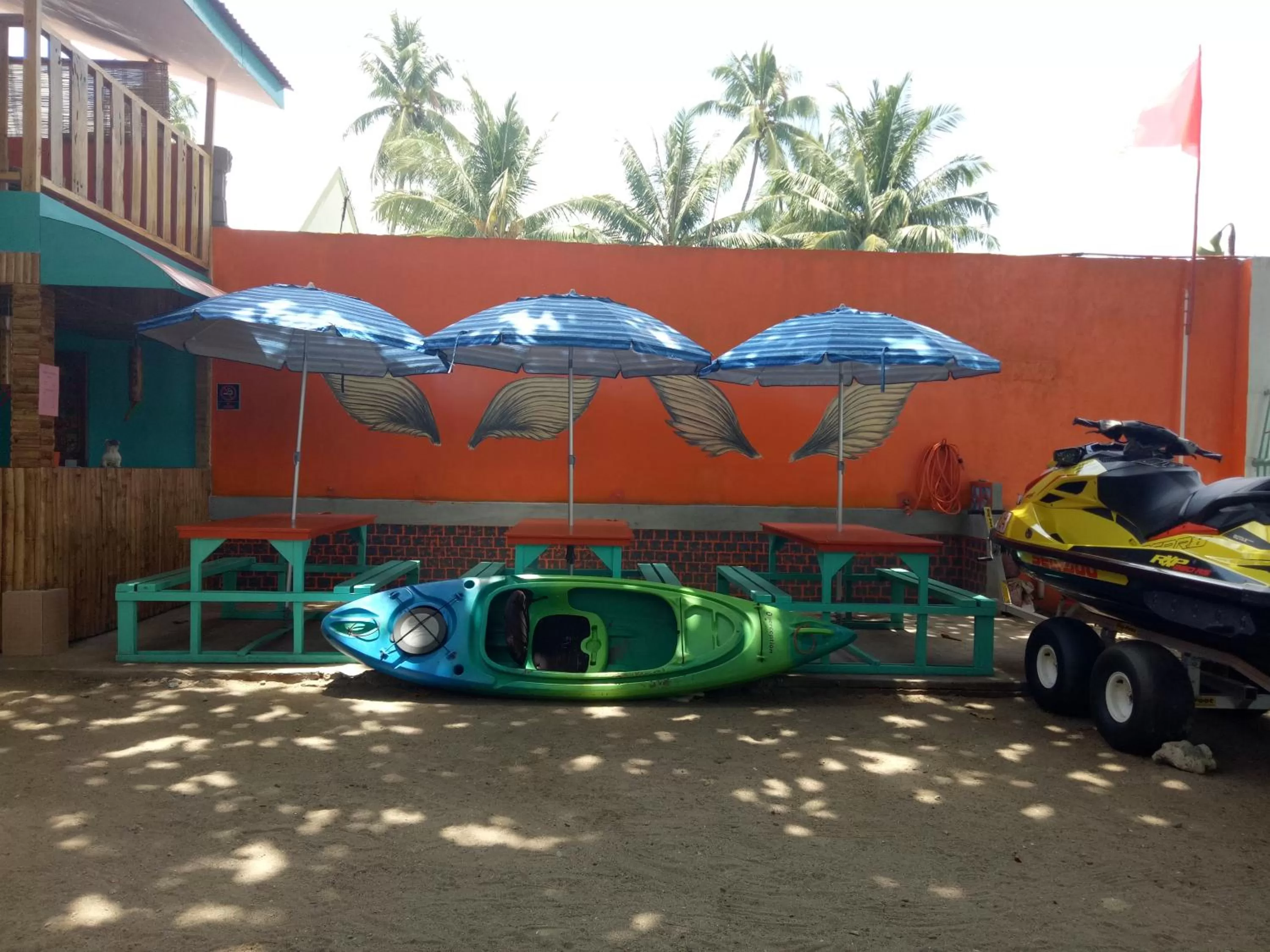 Property building in SmallFry's Beach Resort