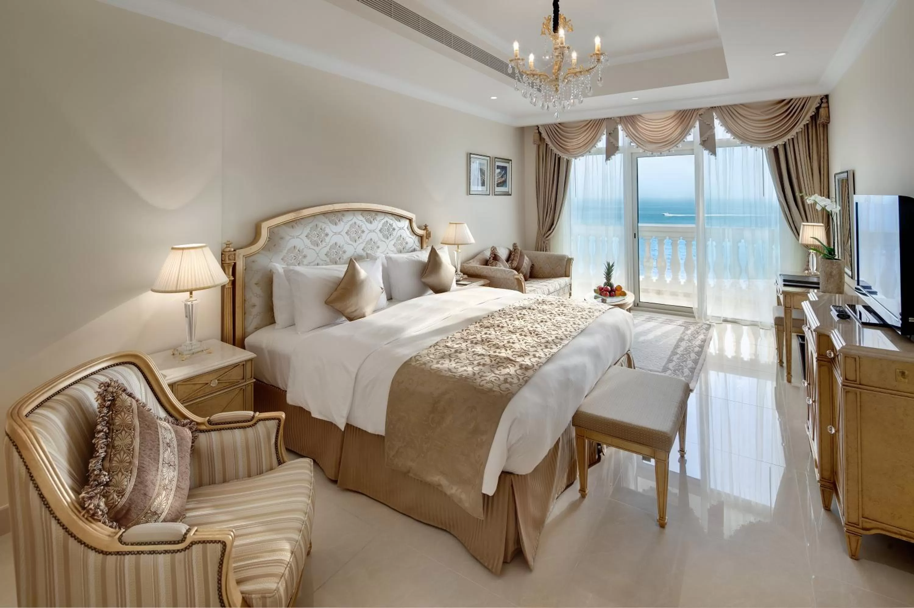 Bed in Kempinski Hotel Palm Jumeirah