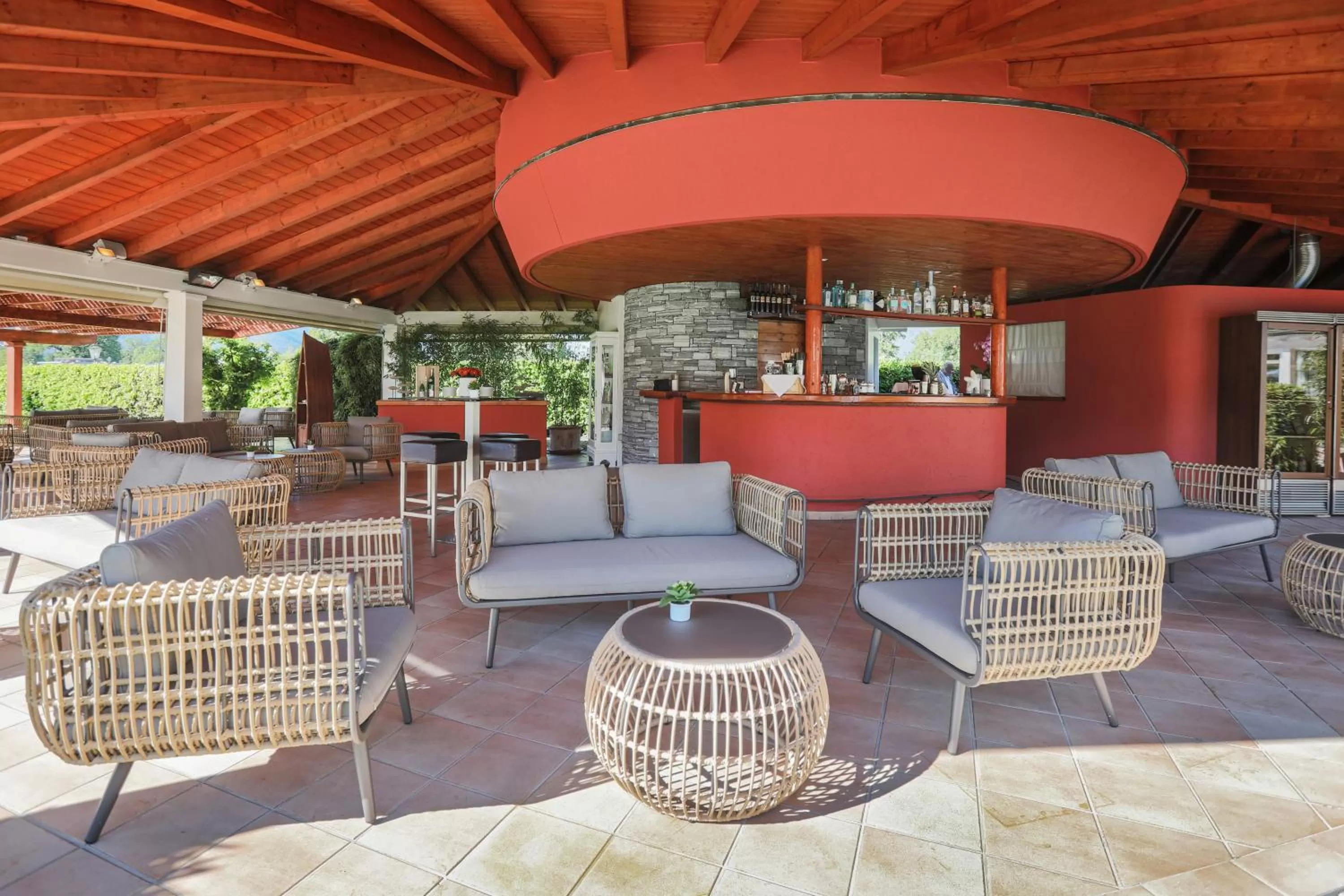 Restaurant/places to eat in Delta Resort Apartments