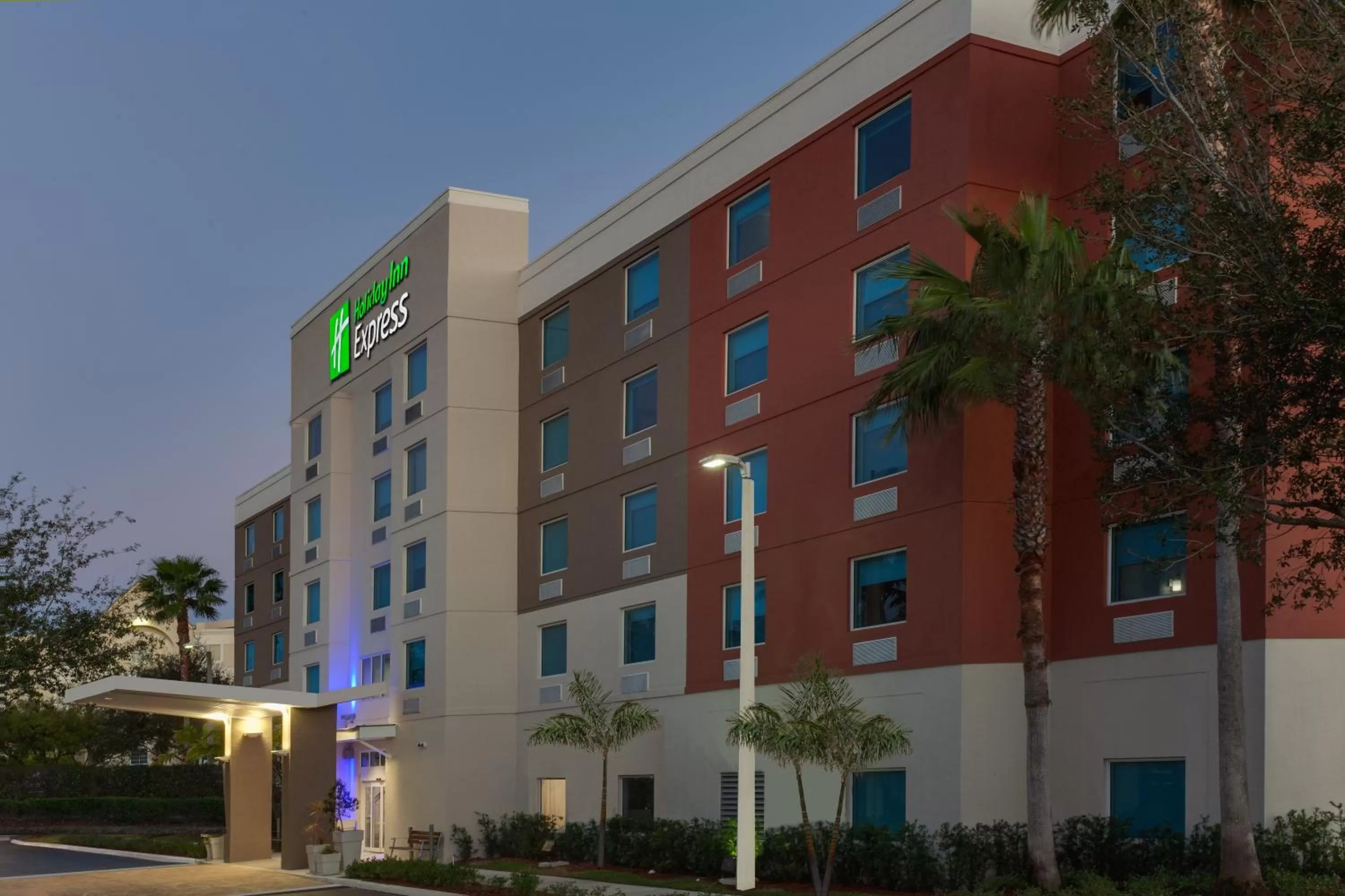 Holiday Inn Express Hotel & Suites Fort Lauderdale Airport/Cruise Port by IHG