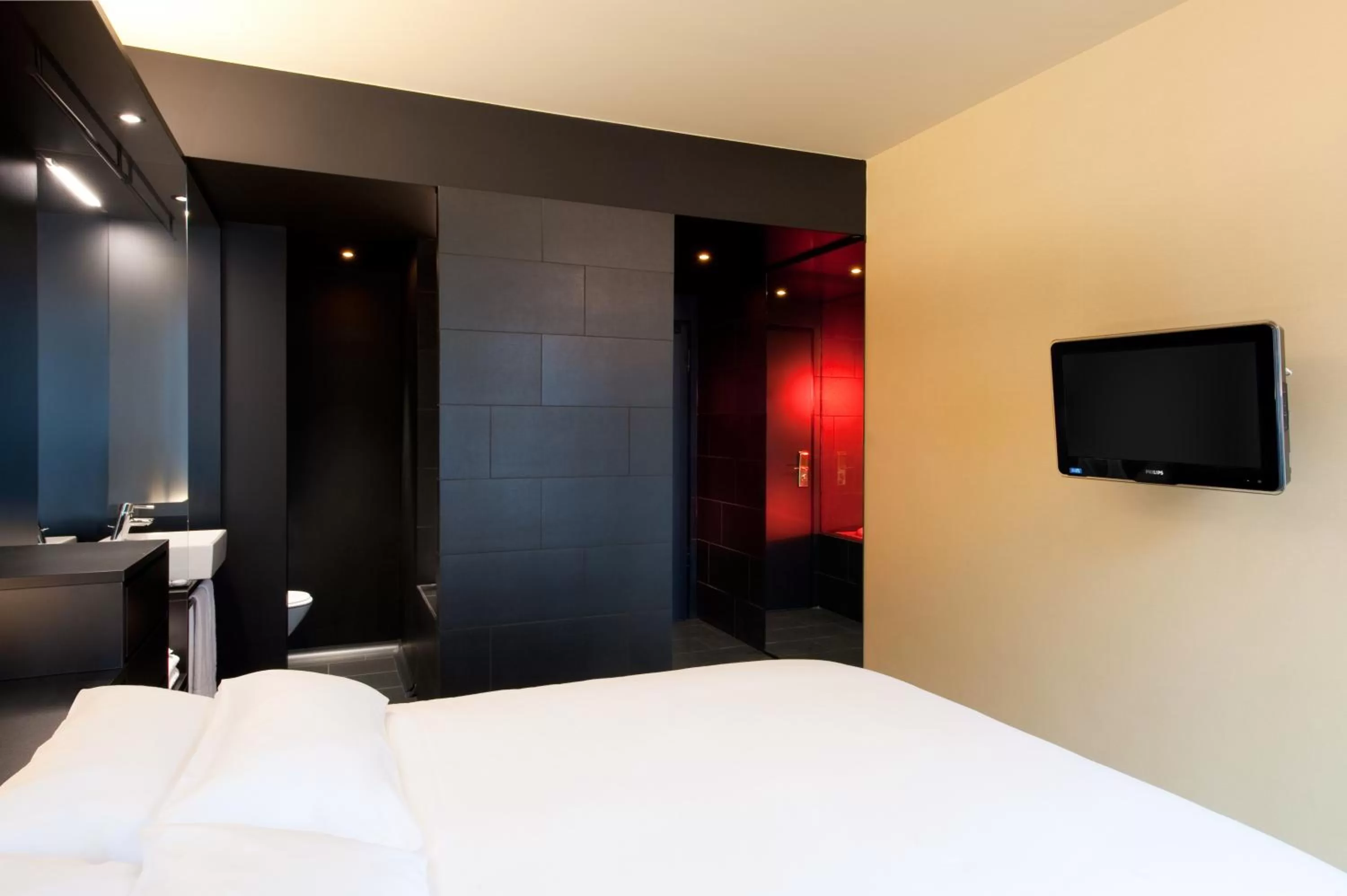 Photo of the whole room, Bed in Axel Hotel Berlin - Adults Only