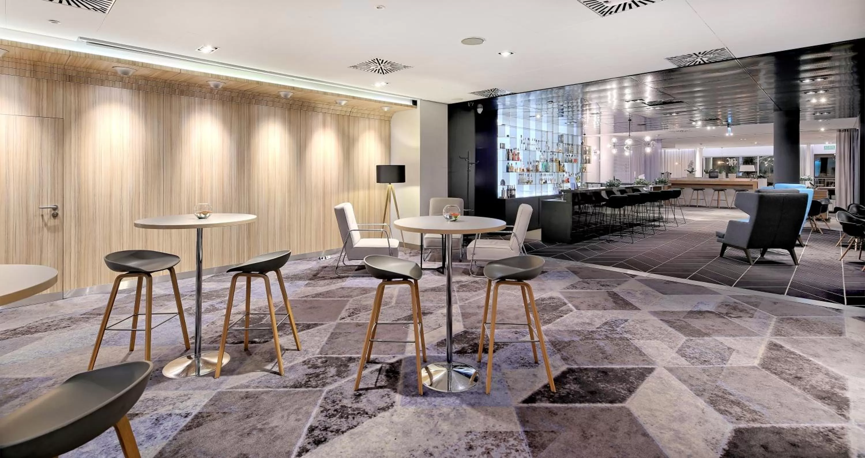 Lounge or bar in Novotel Katowice Centrum