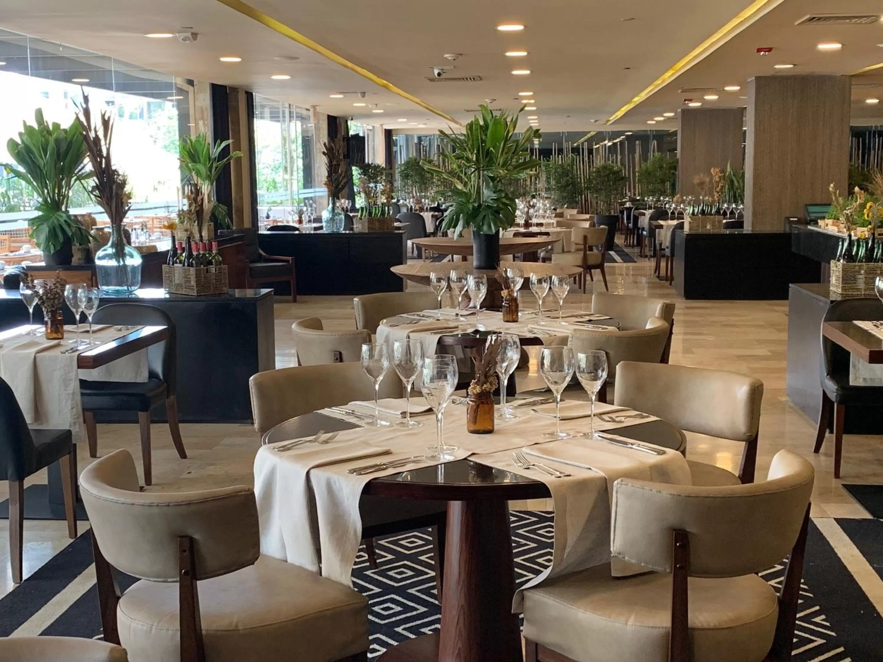 Restaurant/places to eat in InterContinental Medellin - Movich by IHG