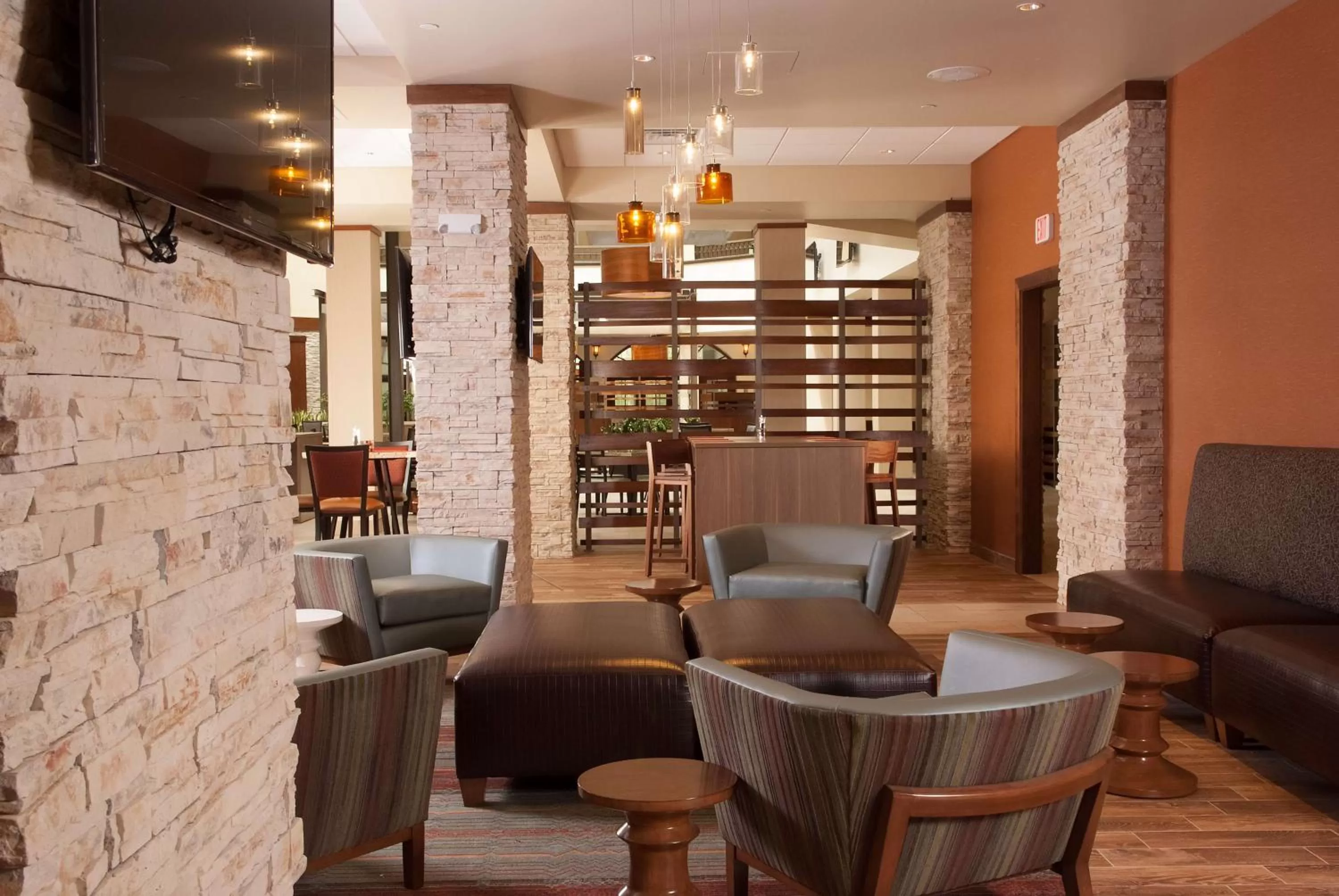 Restaurant/places to eat in Embassy Suites by Hilton Nashville Airport