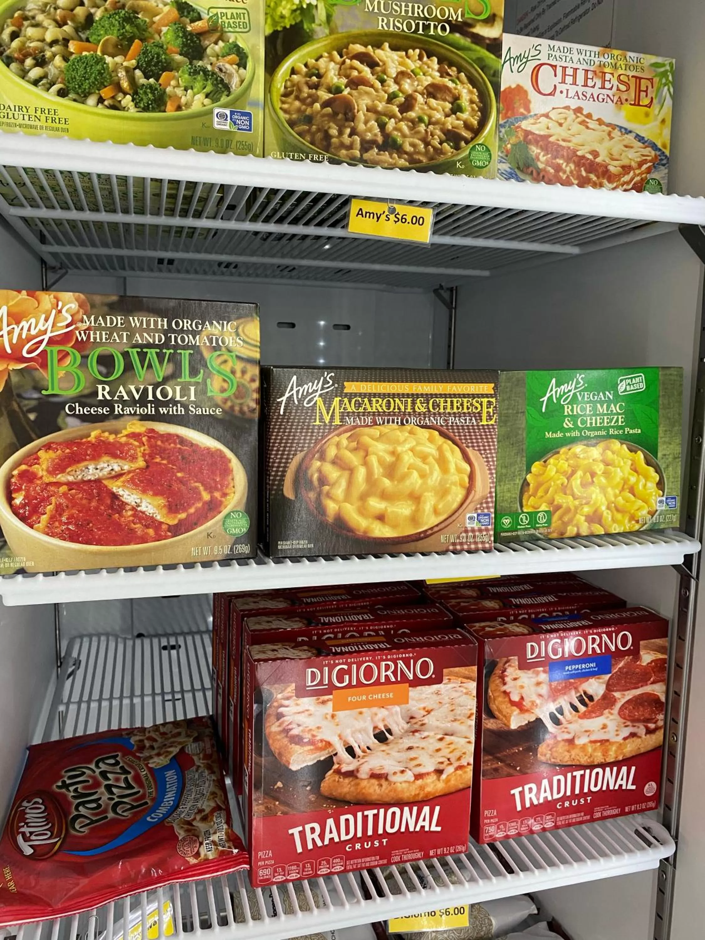 On-site shops in Coachman Inn Oak Harbor