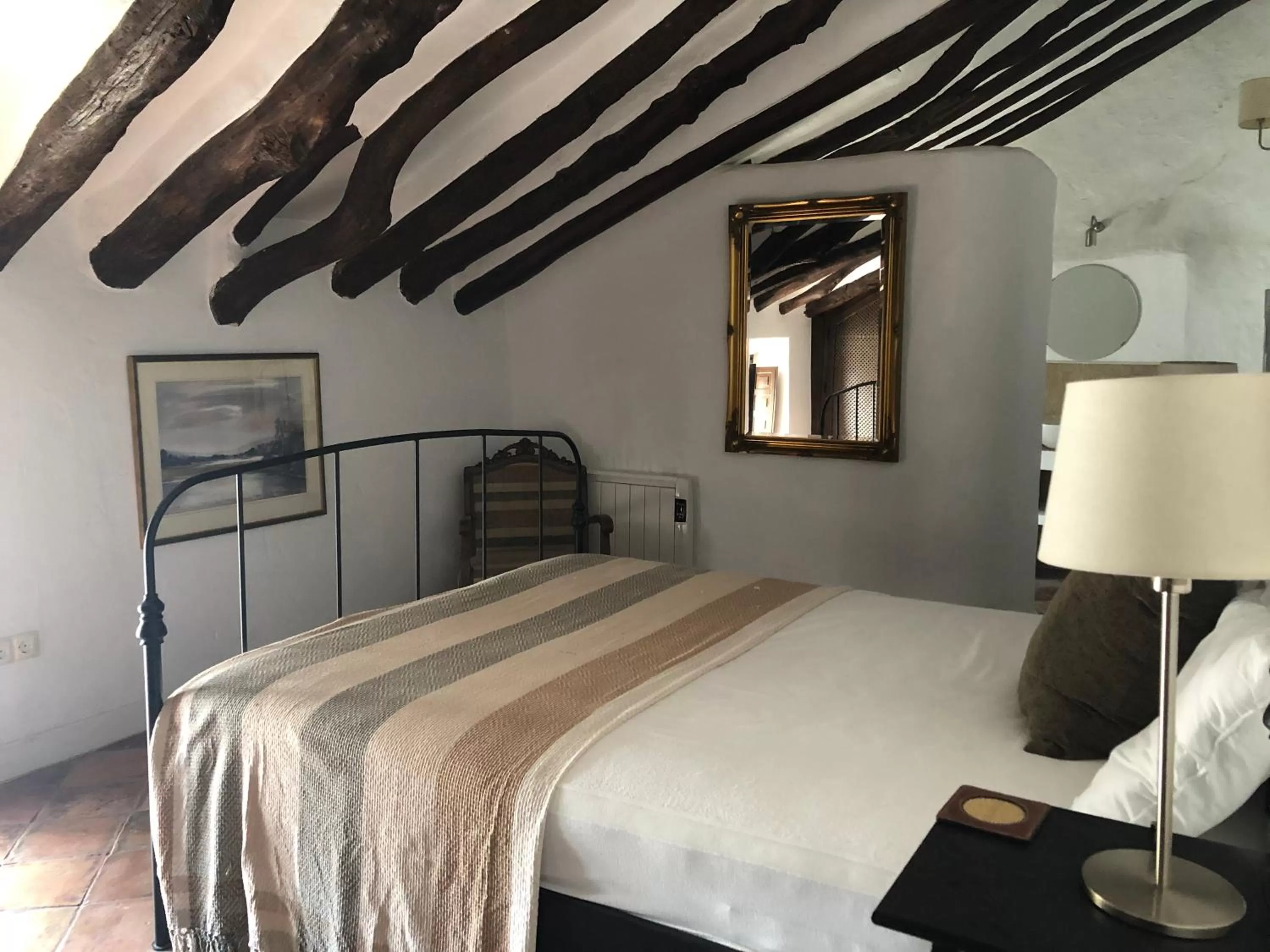 Bedroom, Bed in Almohalla51