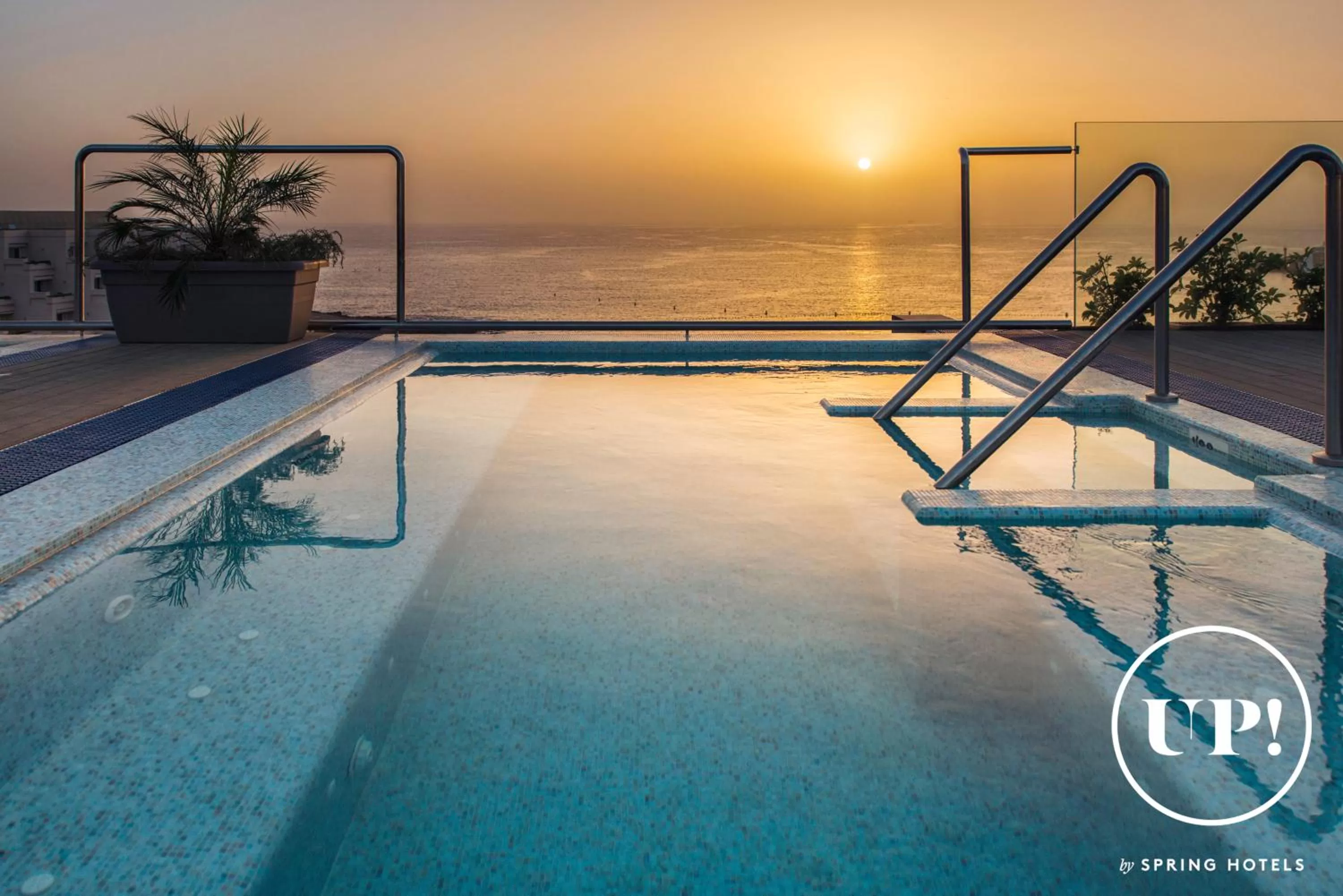 Swimming pool in Spring Arona Gran Hotel - Adults Only