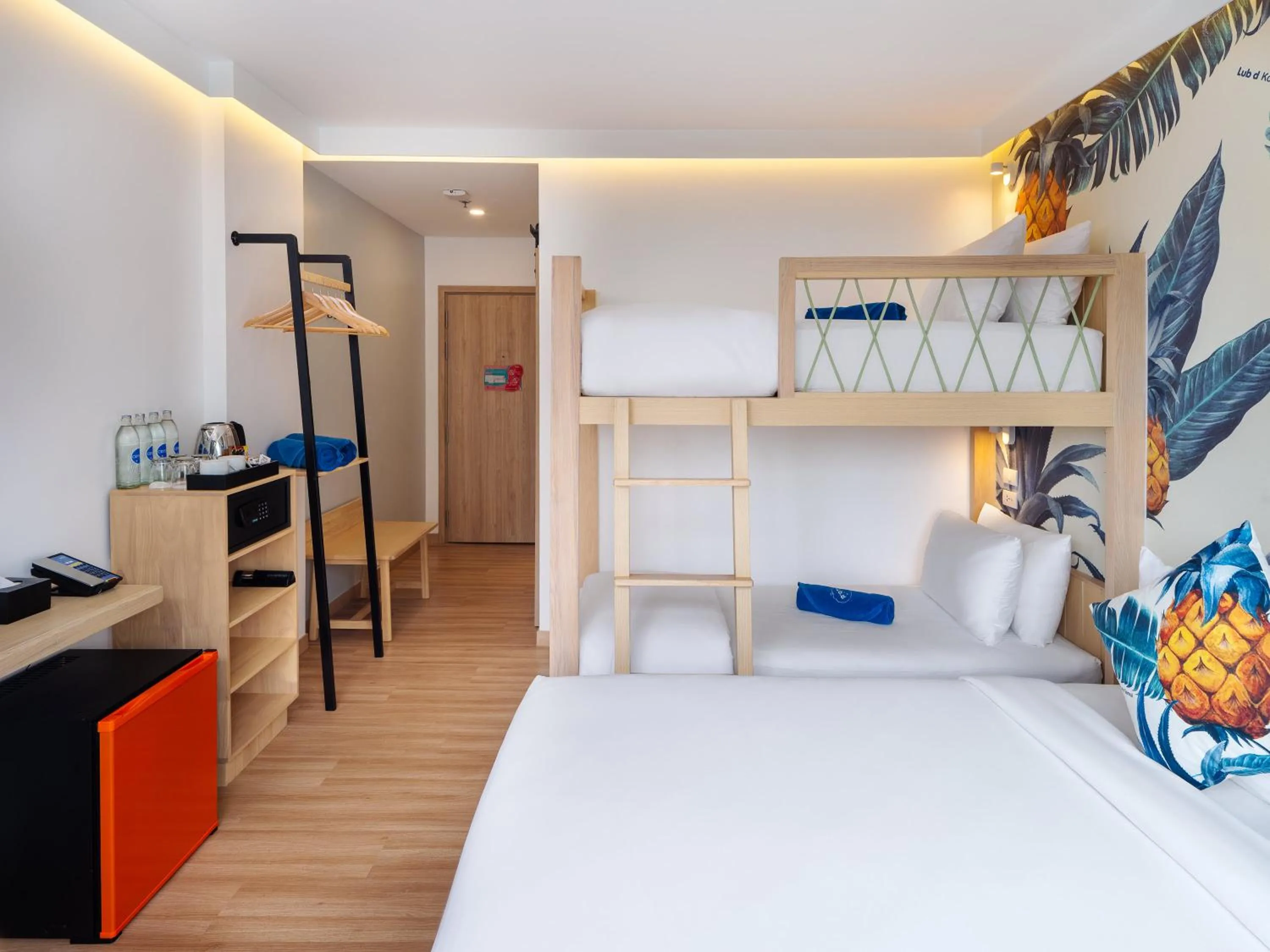 TV and multimedia, Bed in Lub d Koh Samui Chaweng Beach - Beachfront & Vibrant Social Vibe