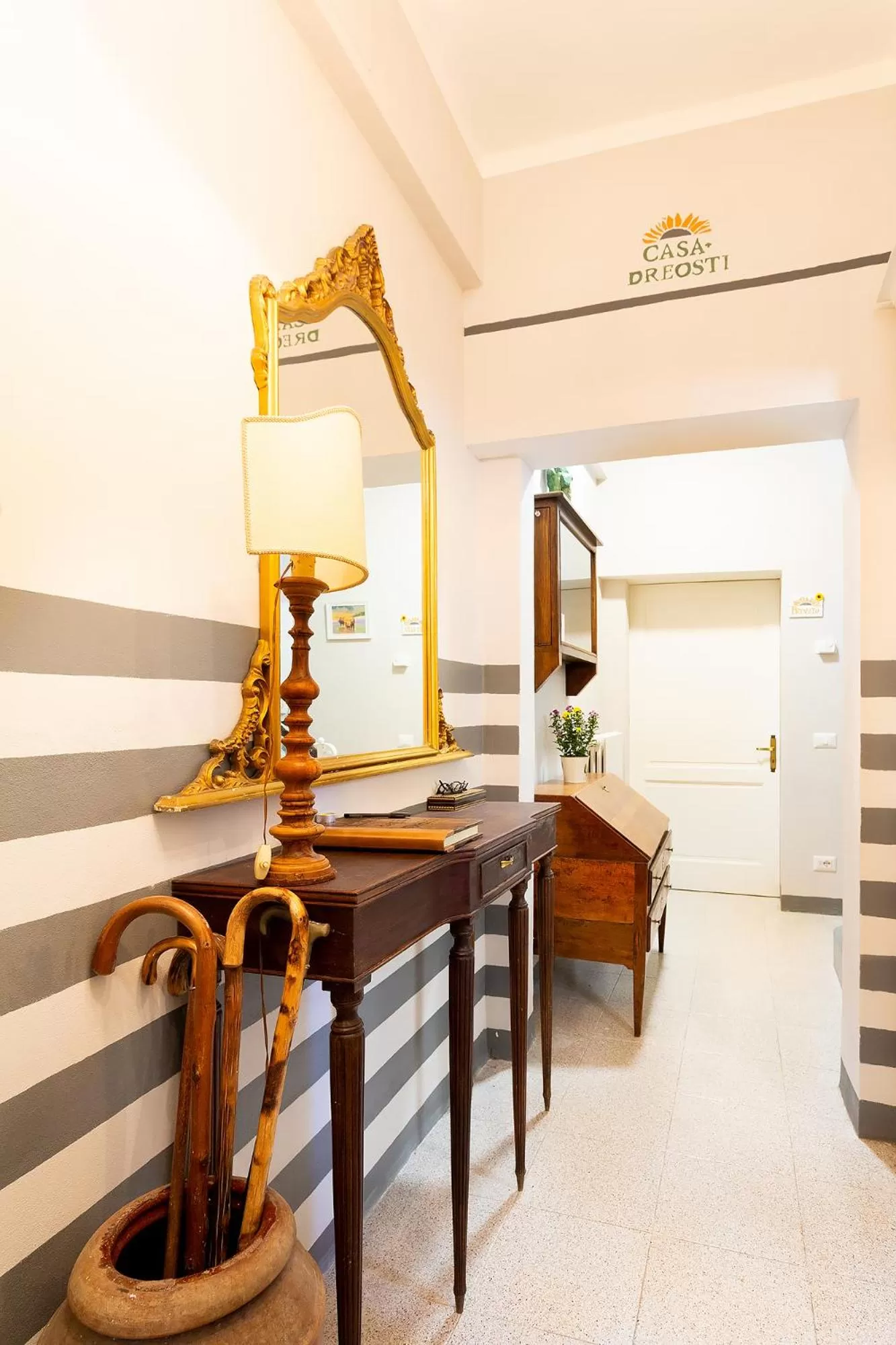 Facade/entrance in Casa Dreosti