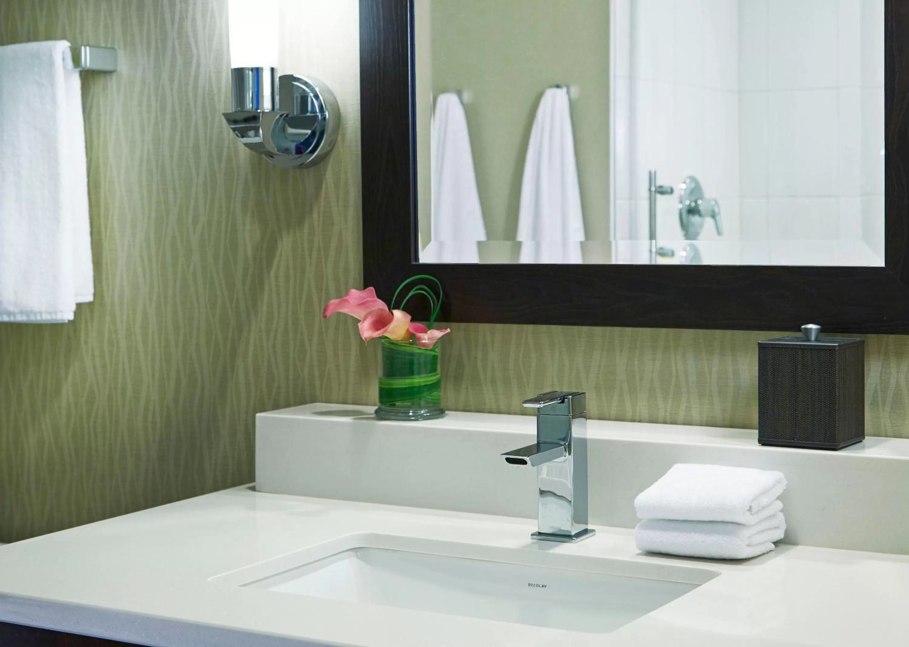 Bathroom in Hyatt Regency Atlanta Perimeter at Villa Christina