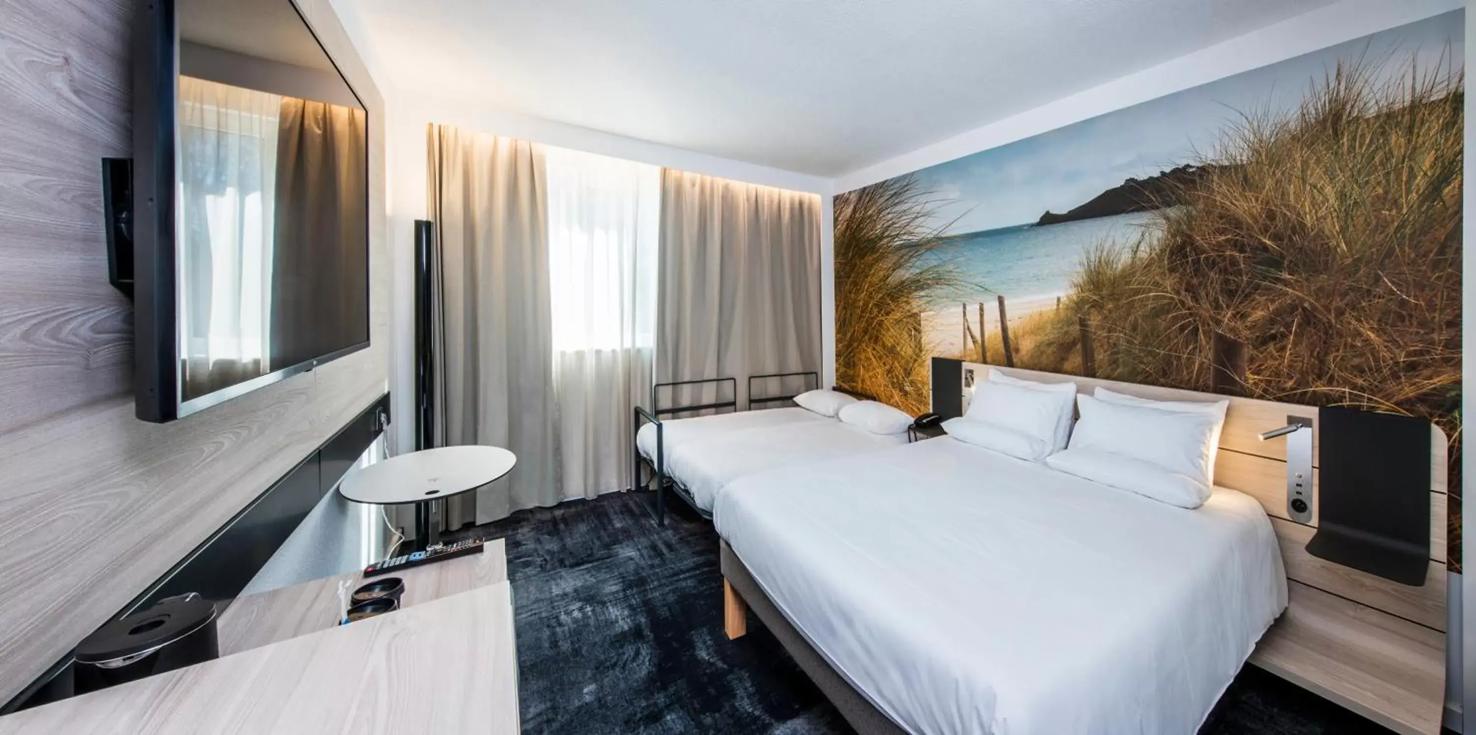 Standard Double Room with Sofa in Novotel Rennes Alma Standard Double Room with Sofa in Novotel Rennes Alma