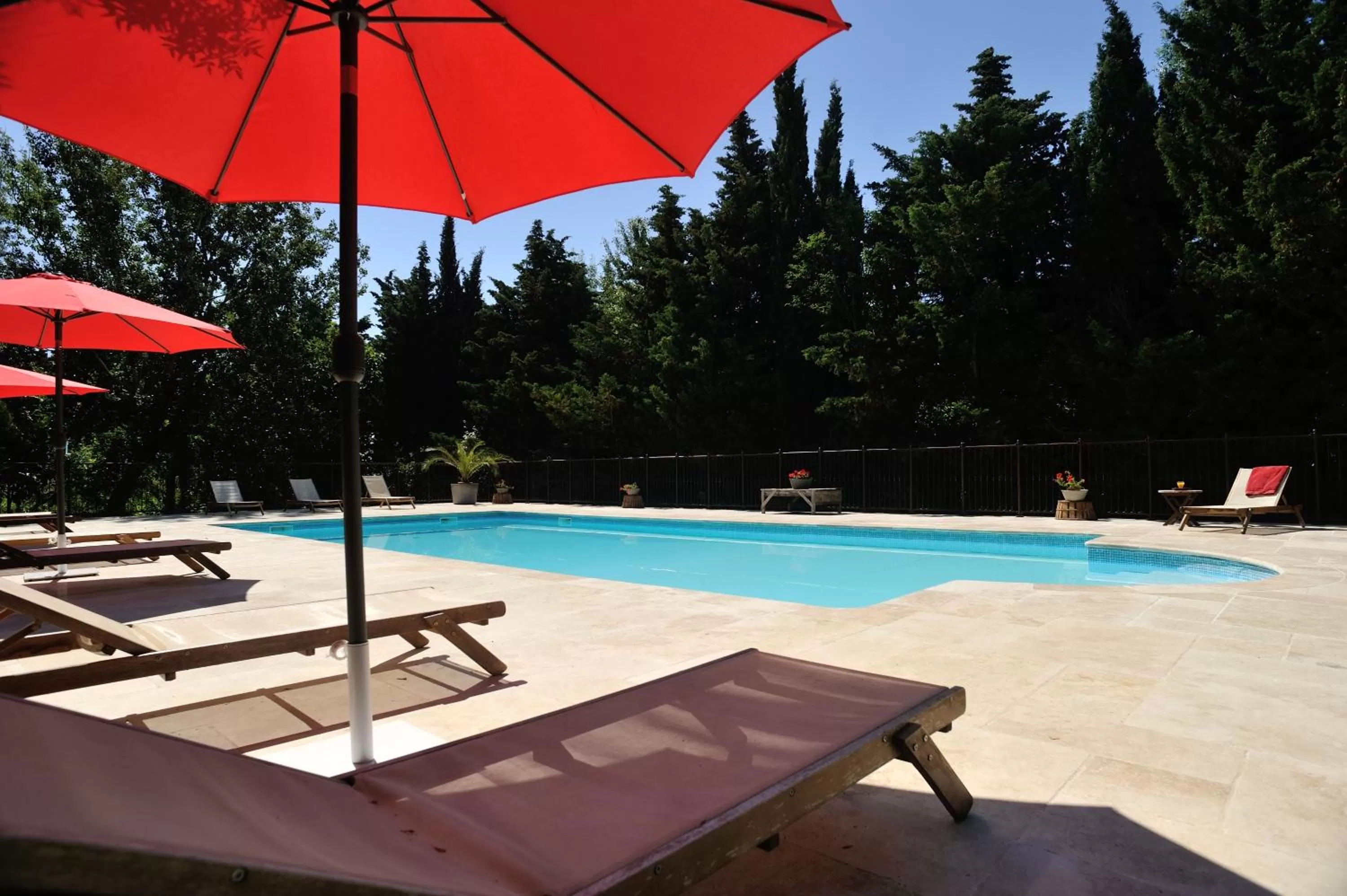Swimming pool in Chambres d'Hotes Domaine des Machottes