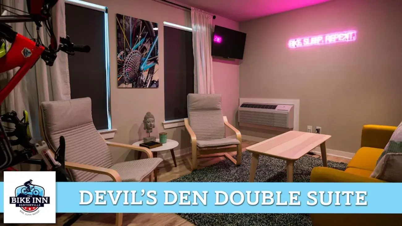 Deluxe Queen Suite in The Bike Inn Deluxe Queen Suite in The Bike Inn