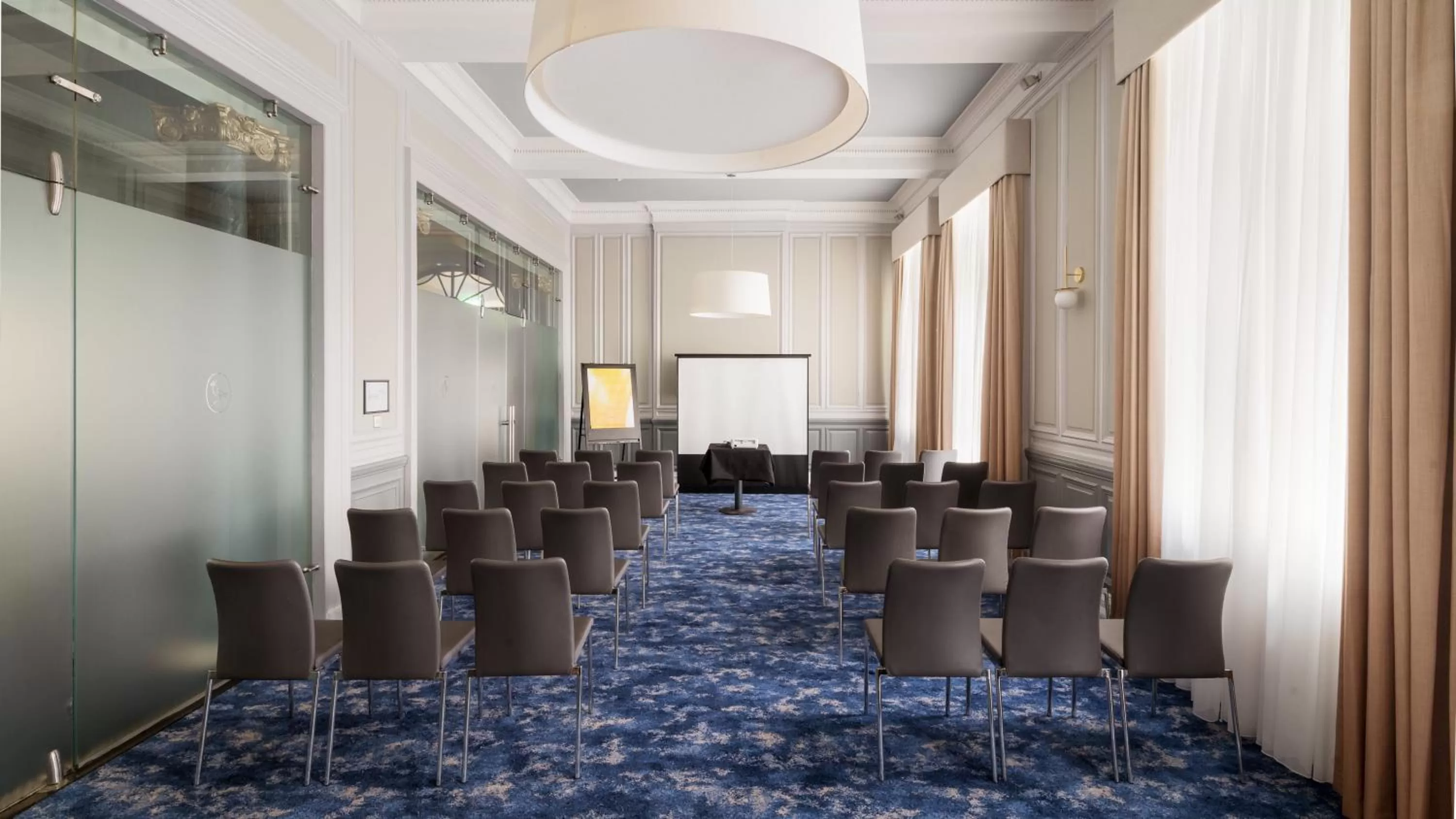 Meeting/conference room in voco Grand Central Glasgow by IHG