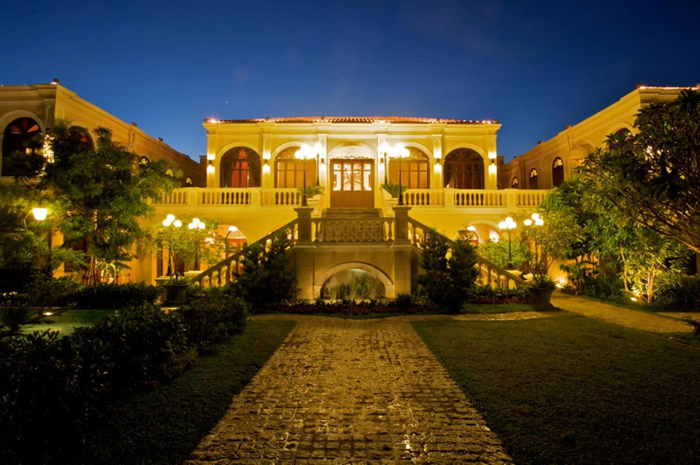 Facade/entrance in Praya Palazzo