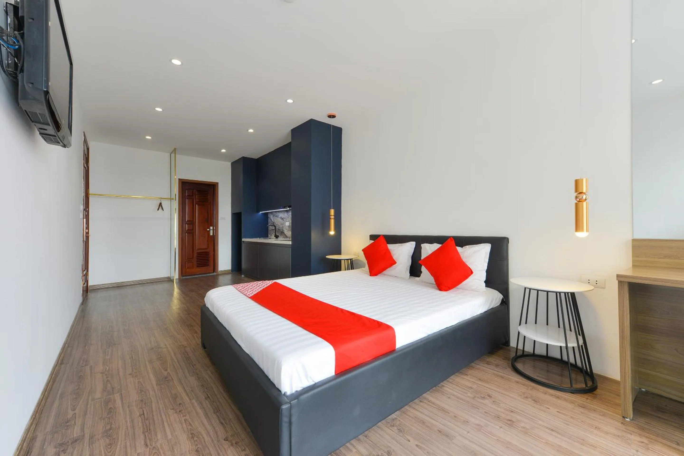 Bedroom, Bed in BH Riverside Hotel