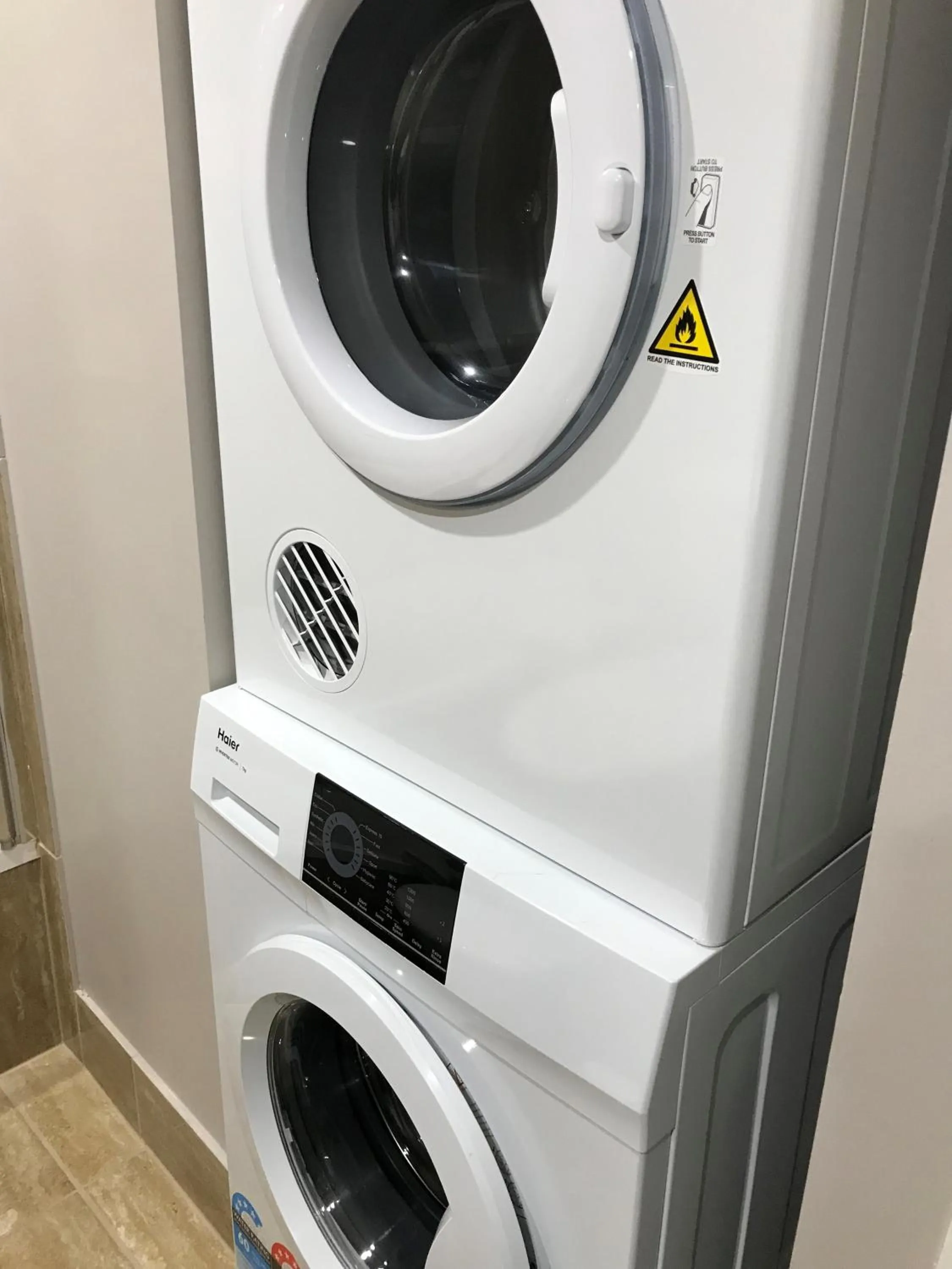 washing machine, Bathroom in Metro Hotel & Apartments Gladstone
